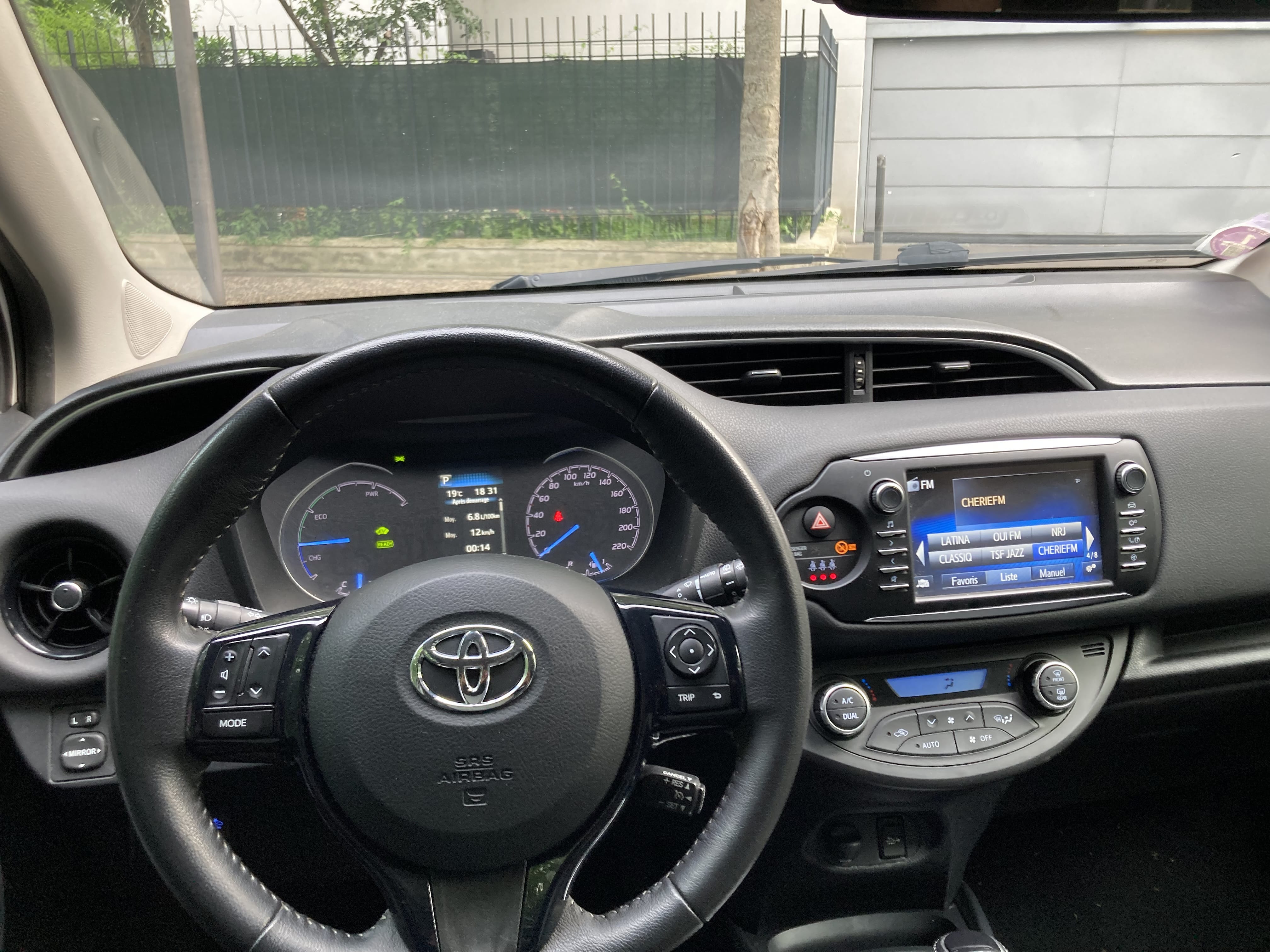 Toyota Yaris Hybride Boîte automatique  Black pack avec Audio Bluetooth