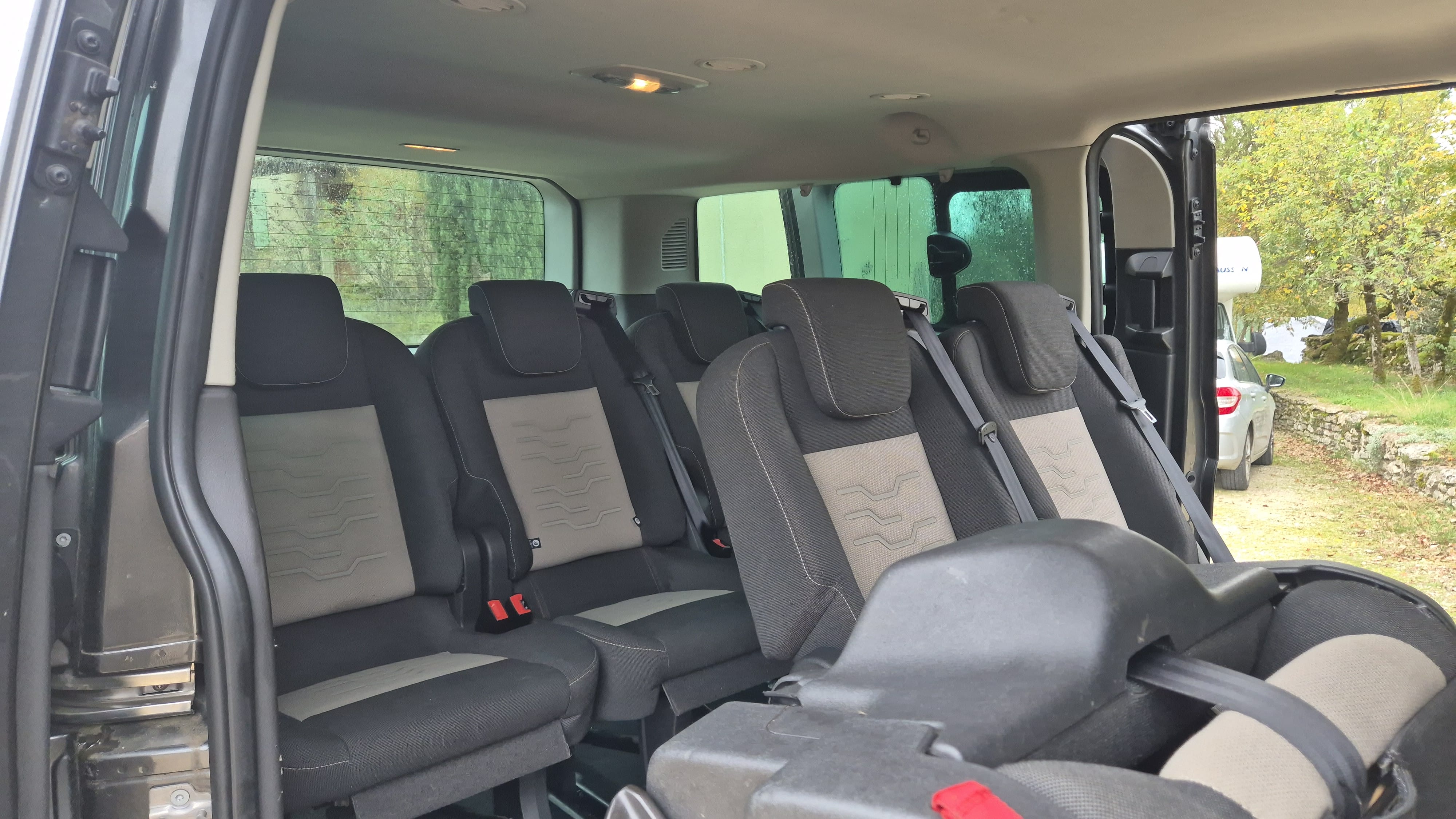 Ford Tourneo Custom avec Attelage