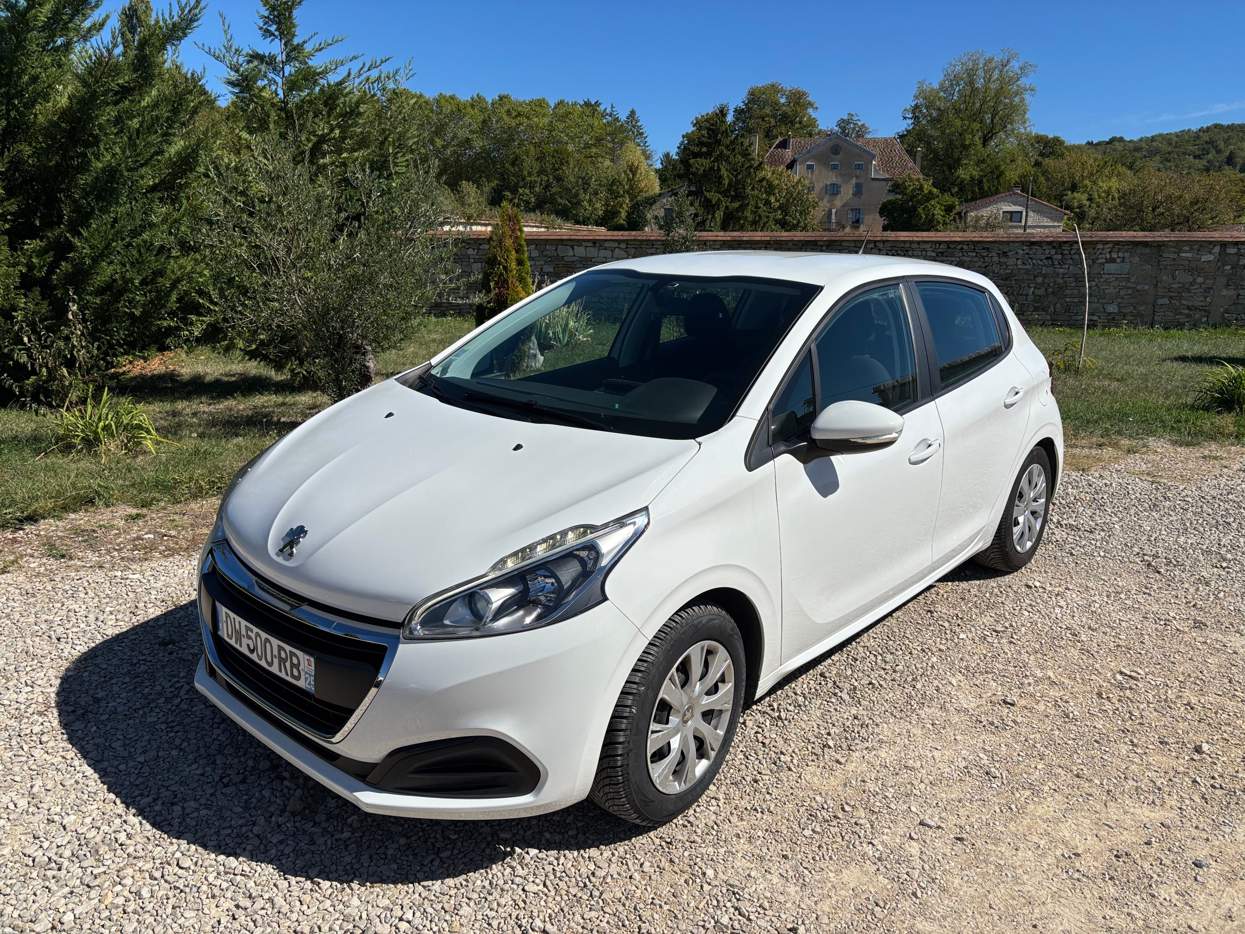 Peugeot 208, 2015, Essence 95