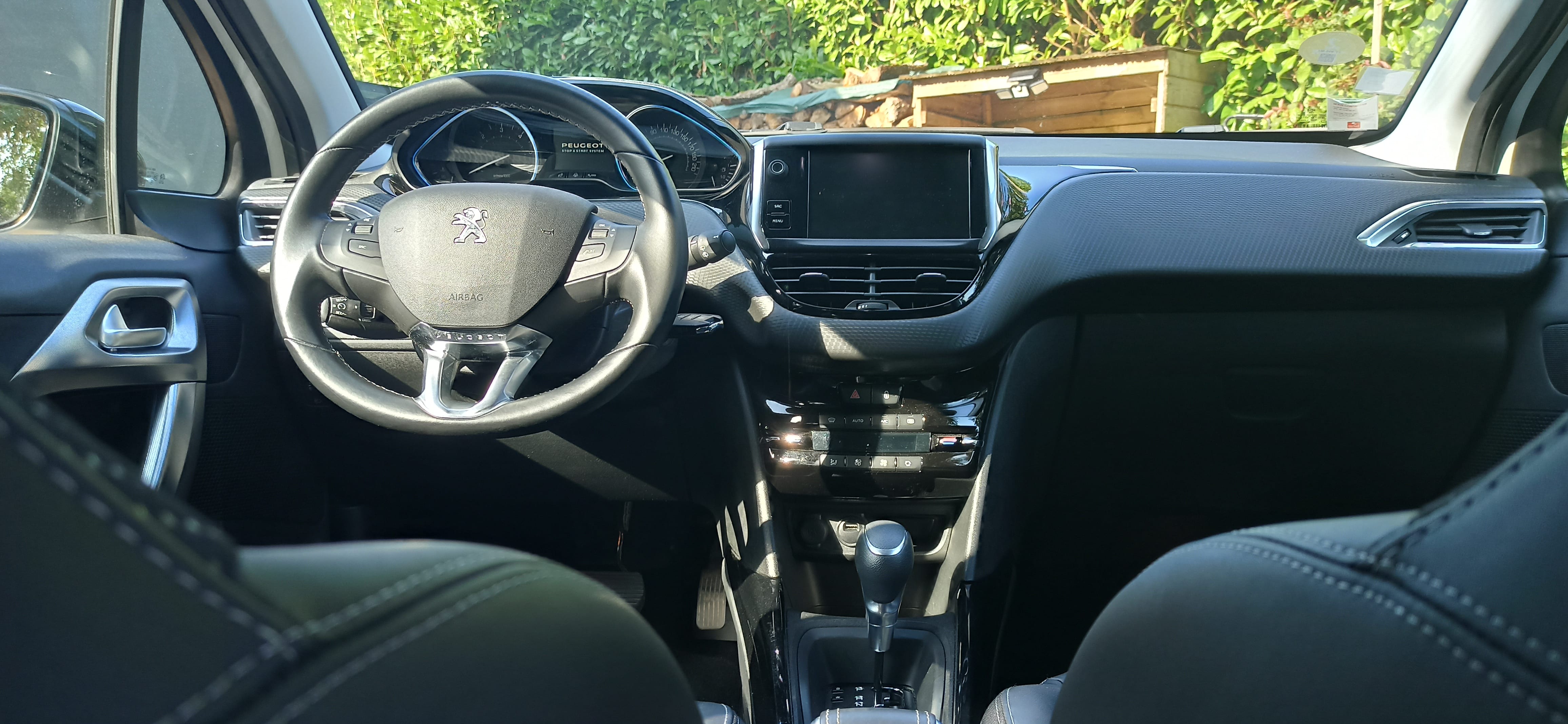 Peugeot 2008 1.6 HDI avec GPS