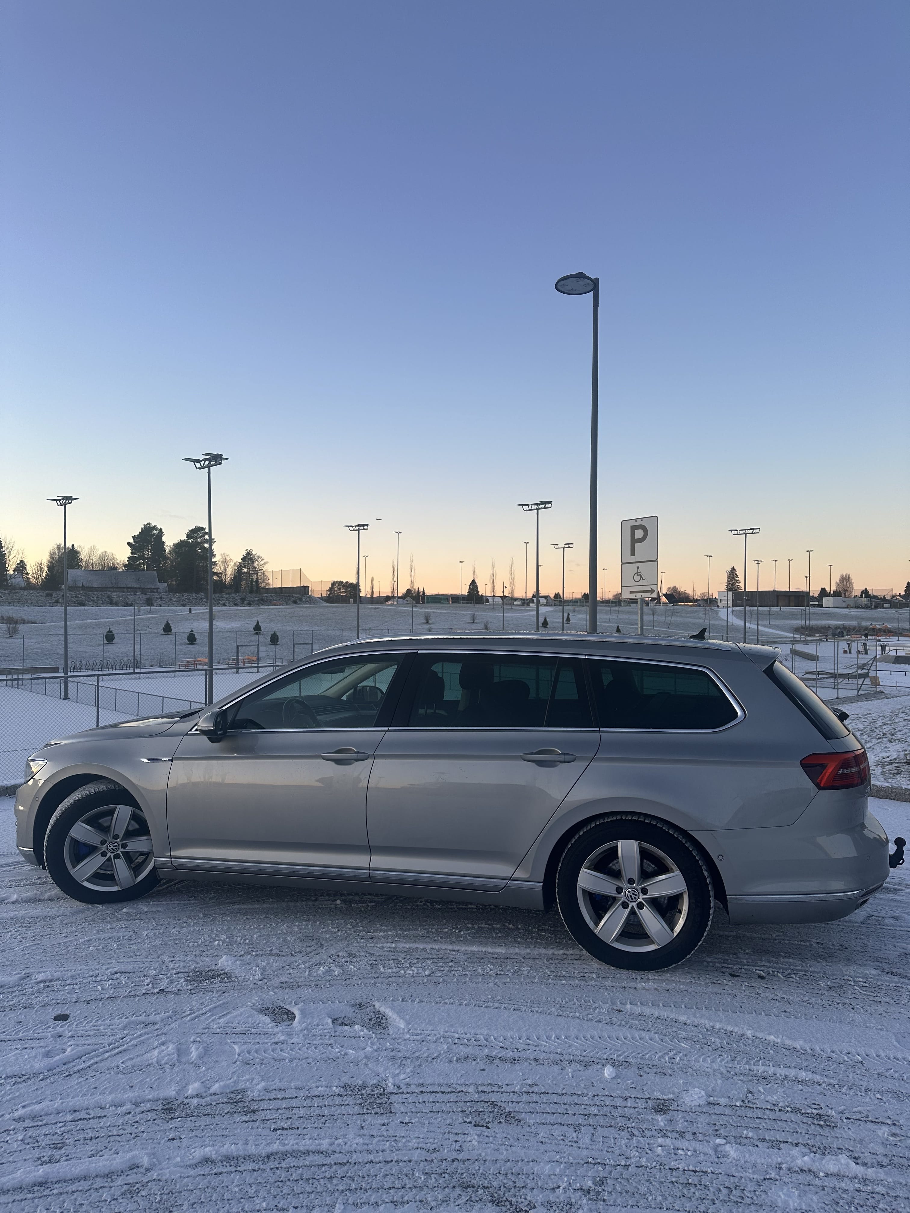 Volkswagen Passat GTE med Aircondition