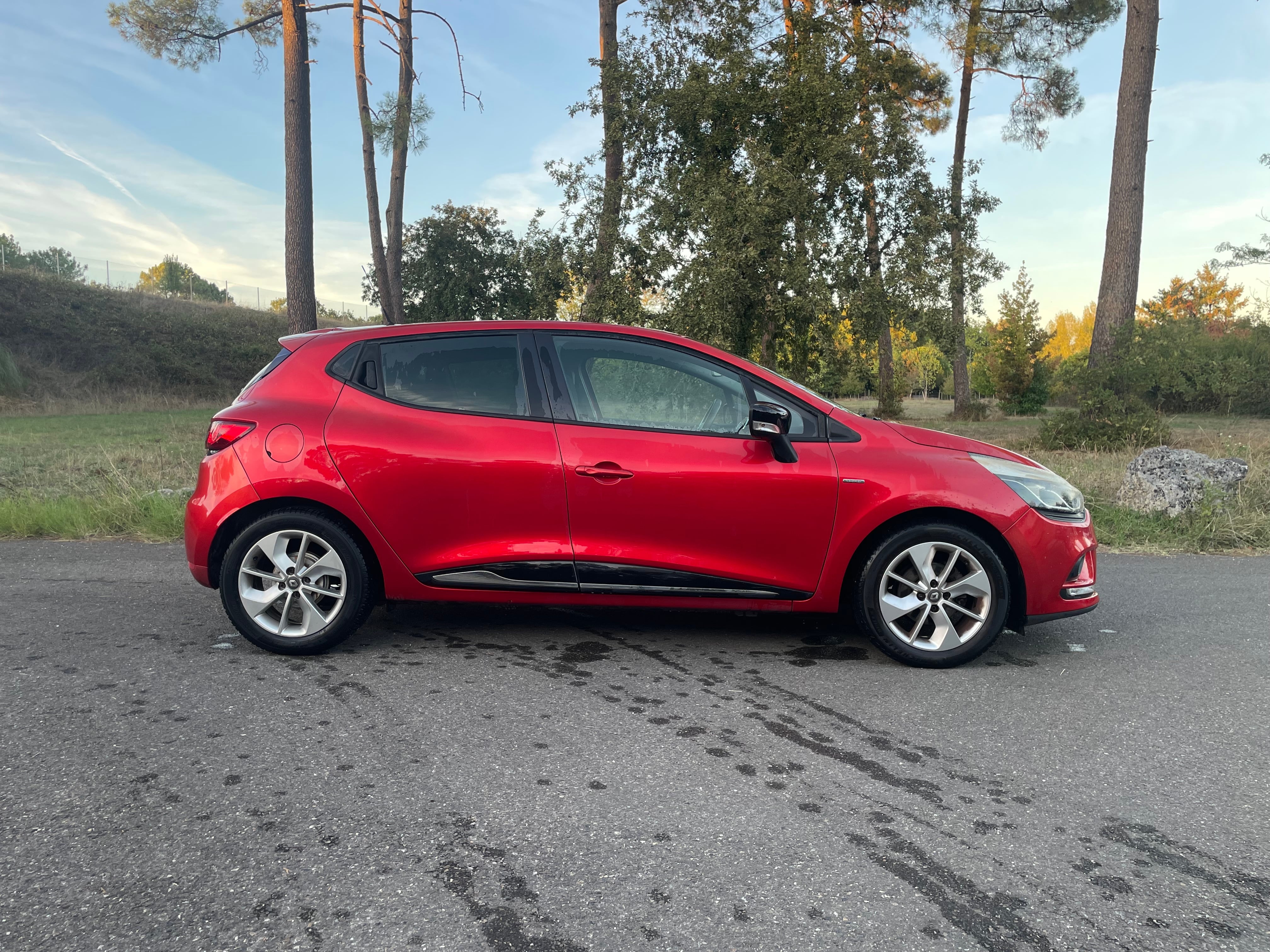 Renault Clio 1.0 Limited à Pessac & aéroport Bordeaux (réf EM328) avec Climatisation
