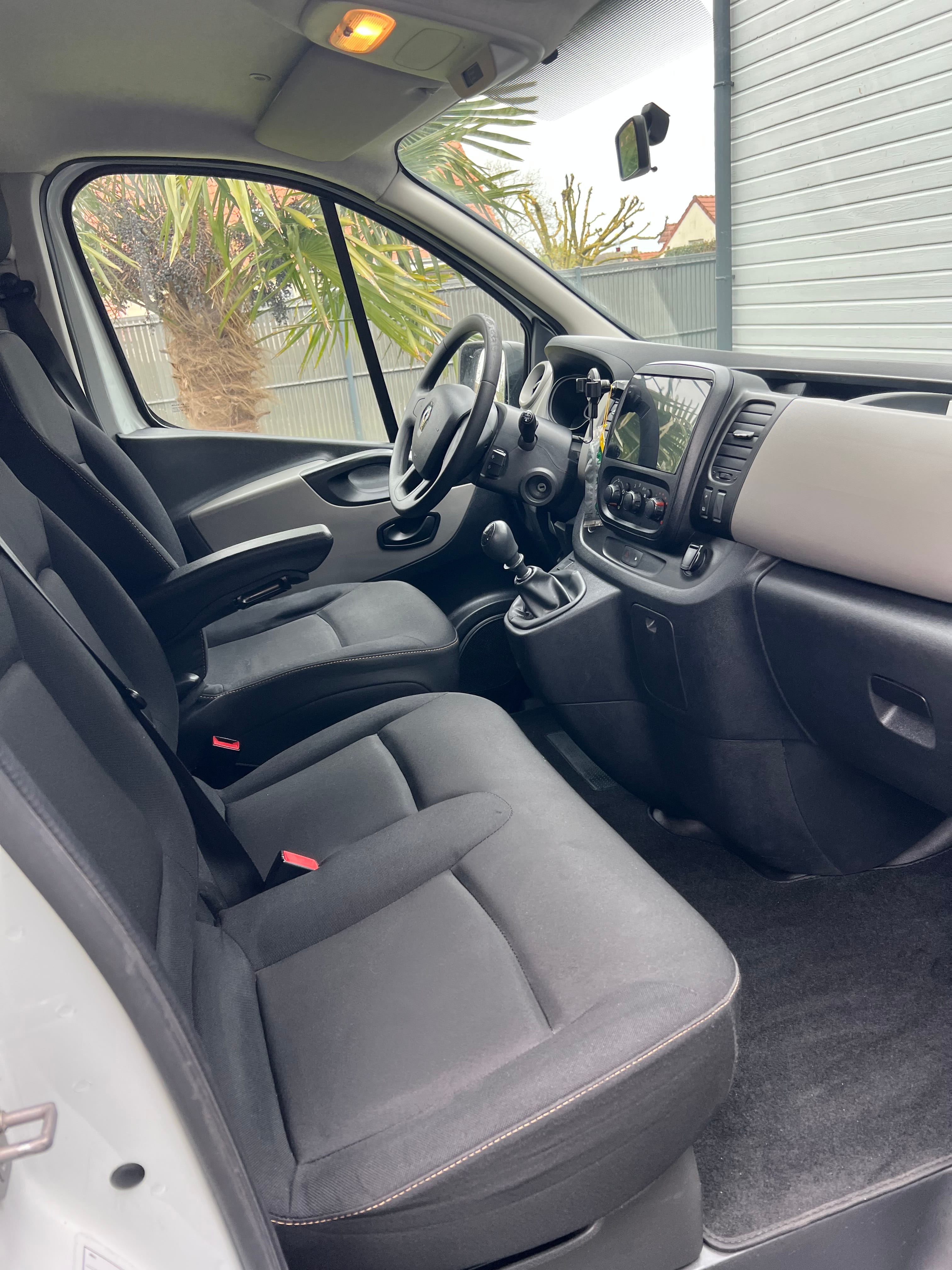 Renault Trafic Passenger avec GPS