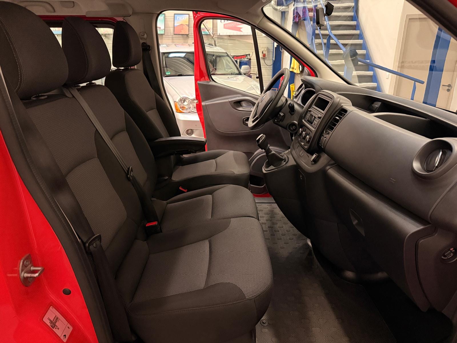Renault Trafic Passenger 2.0 DCI 145CH avec Autoradio