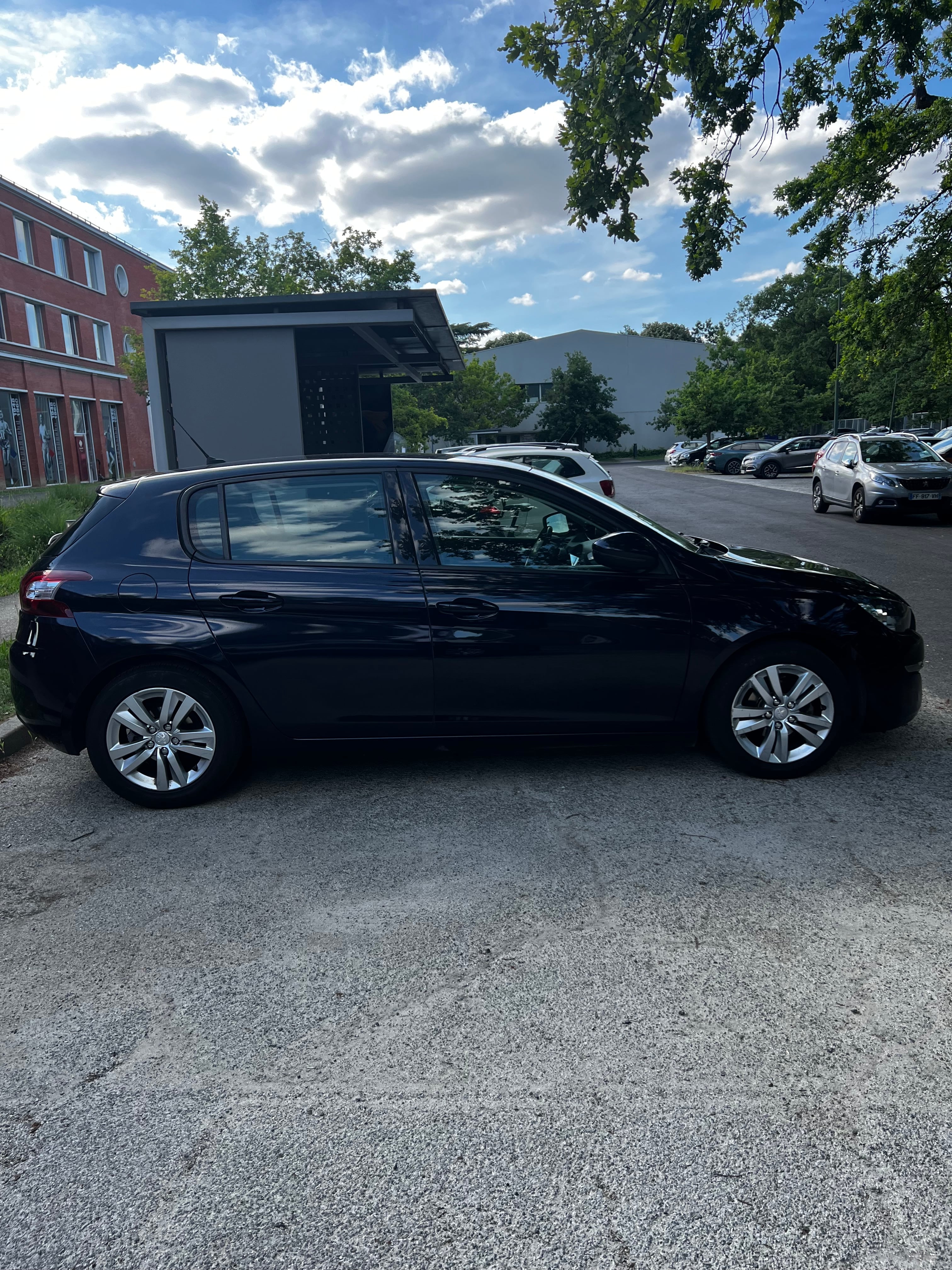 Peugeot 308 with Air conditioning