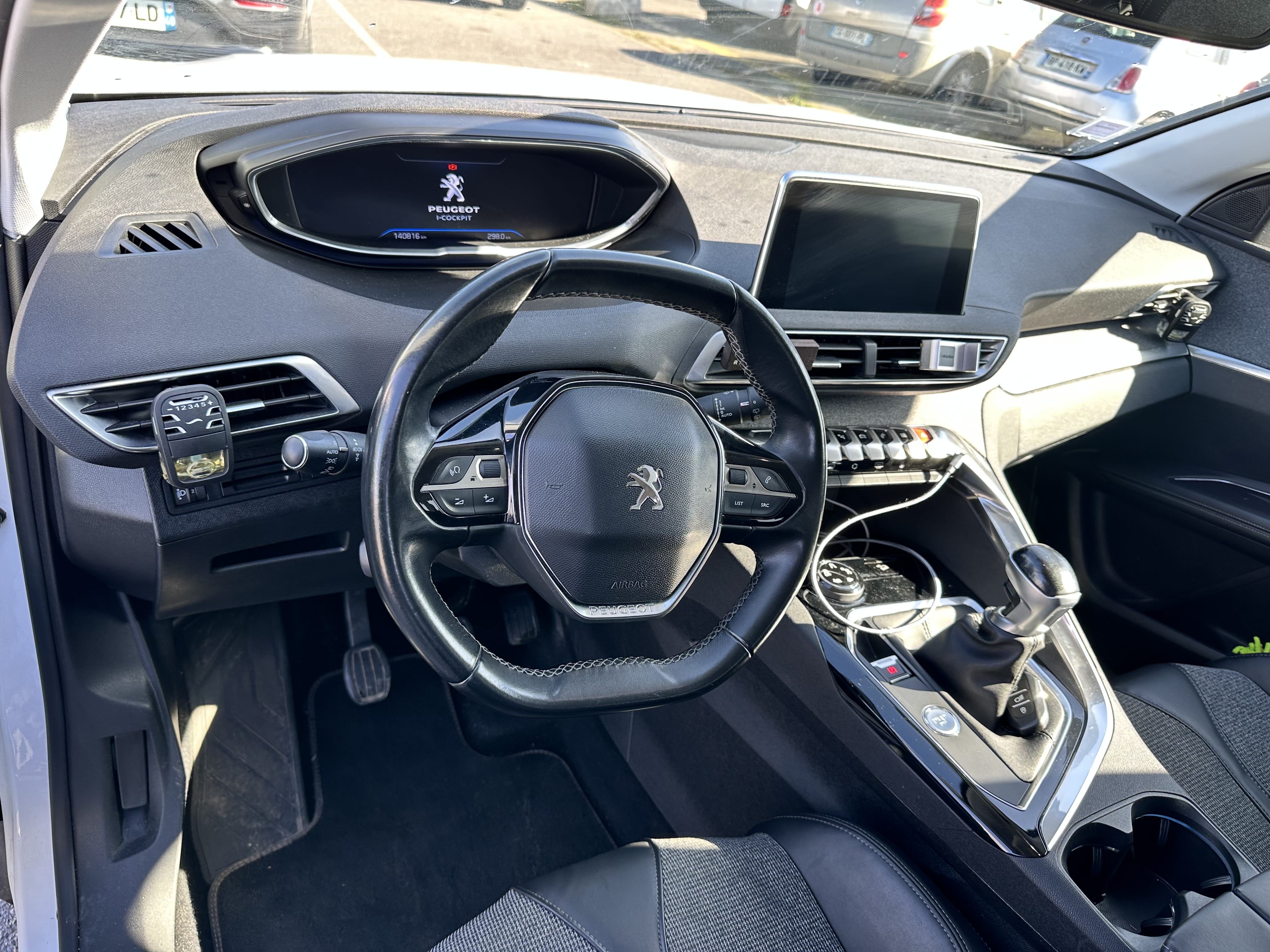 Peugeot 3008 avec GPS