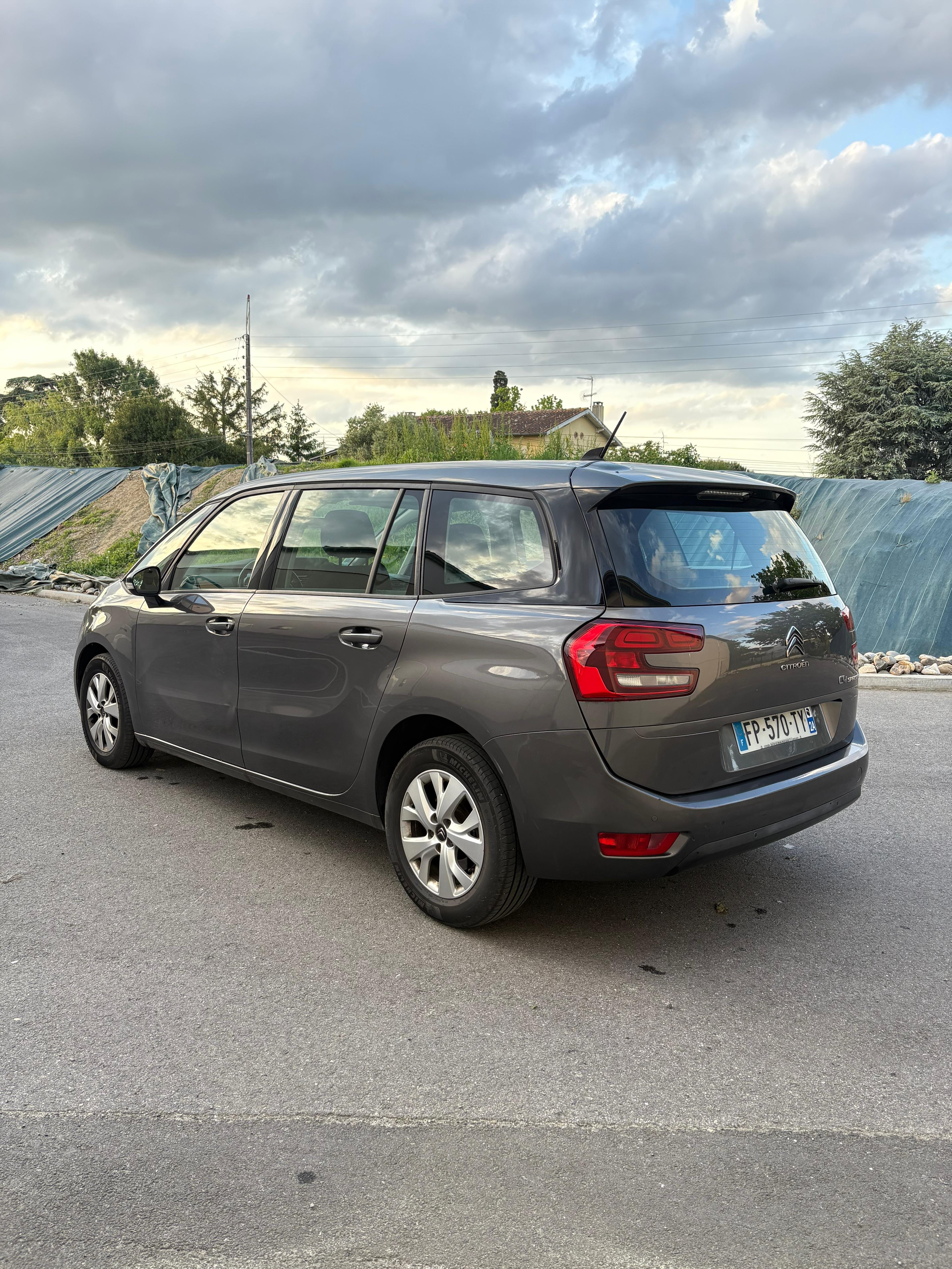 Citroen C4 Grand Spacetourer avec Entrée audio / iPod