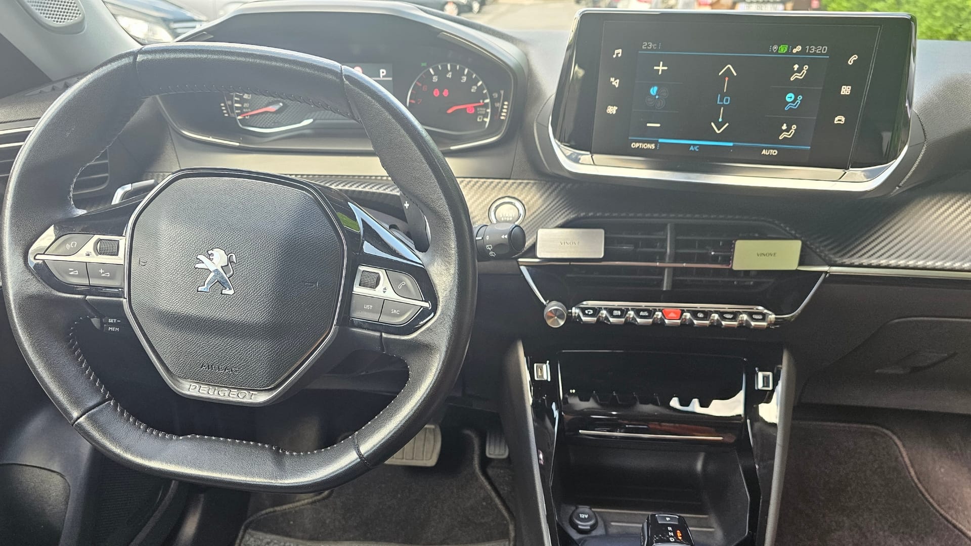 Peugeot 2008 avec Entrée audio / iPod