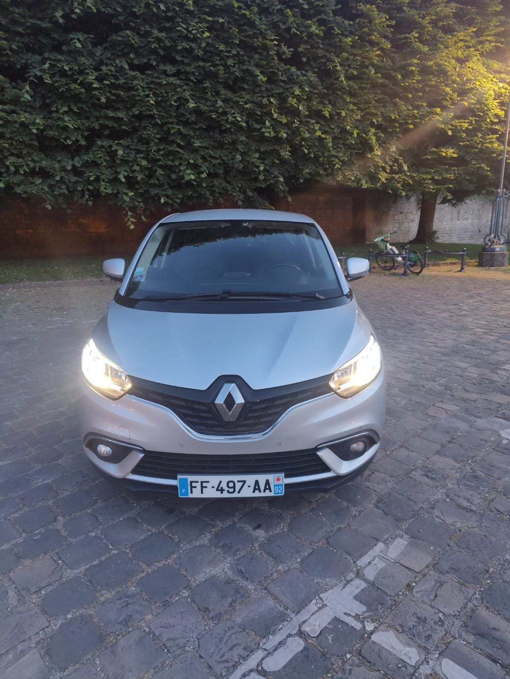 Renault Grand Scenic avec Climatisation