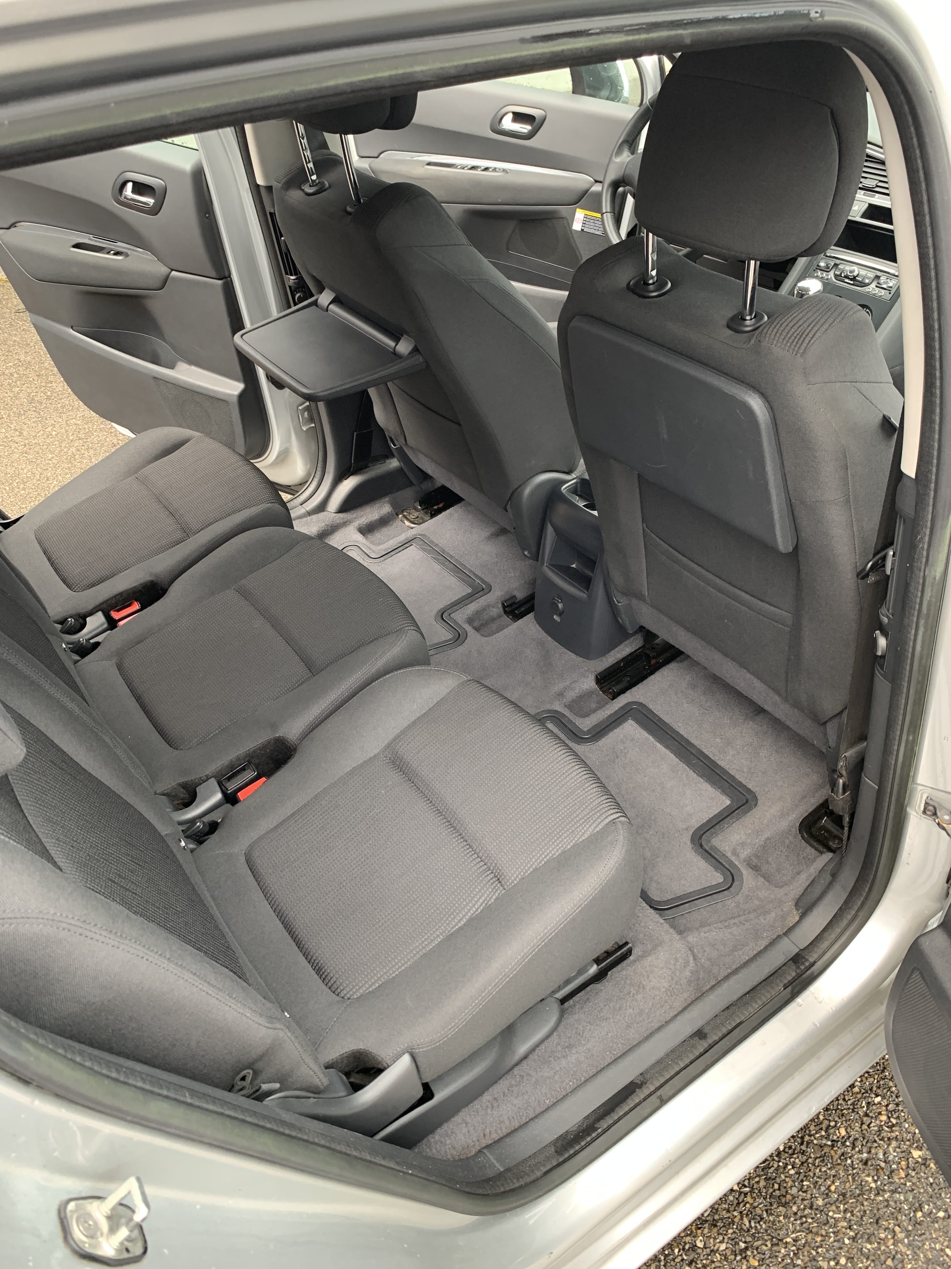 Peugeot 5008 avec Siège bébé