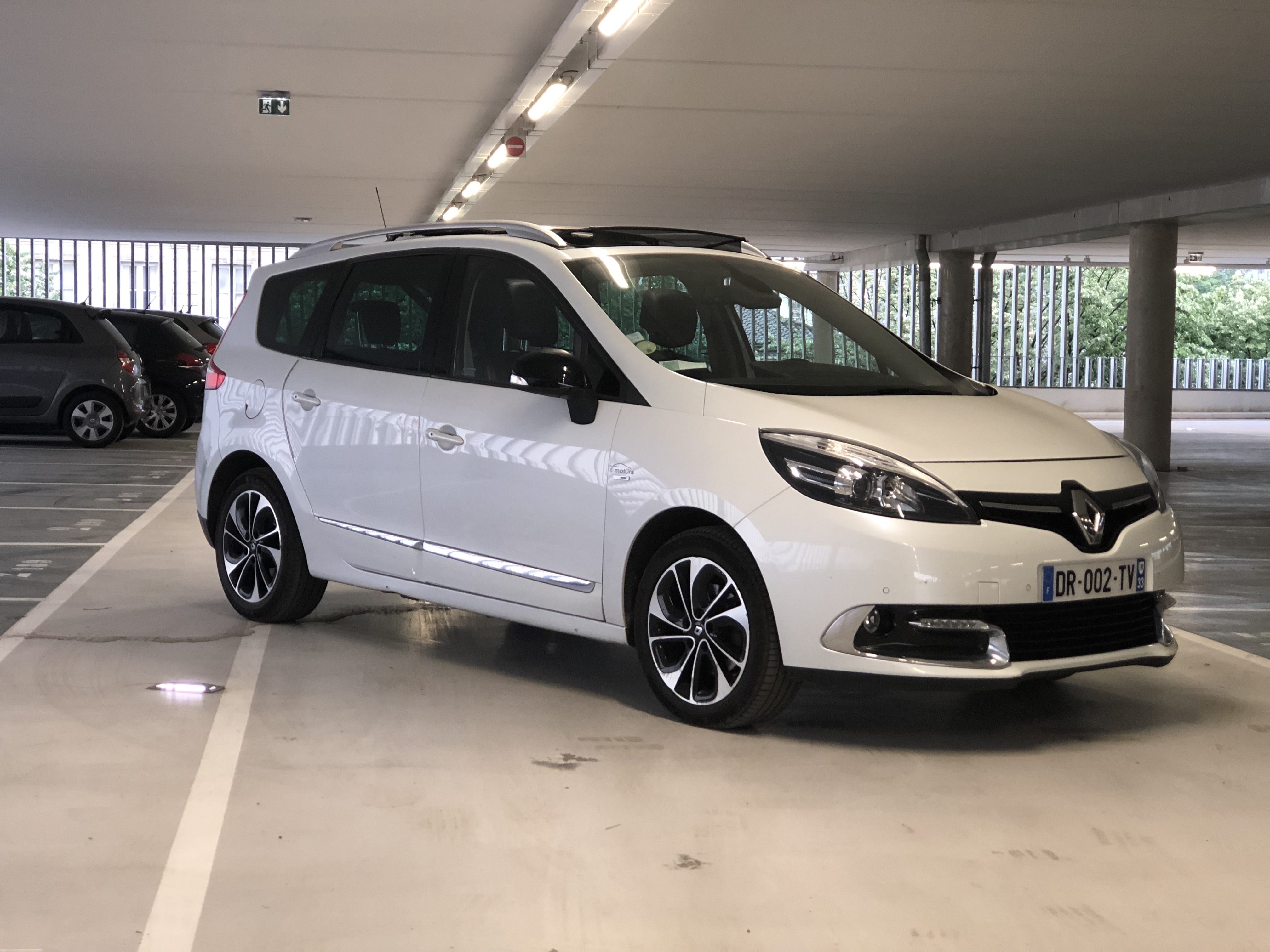 Renault Grand Scenic  Louez le Renault Grand Scénic 7 Places – Spacieux, Confortable et Économique !, 2015, Diesel, 7 places