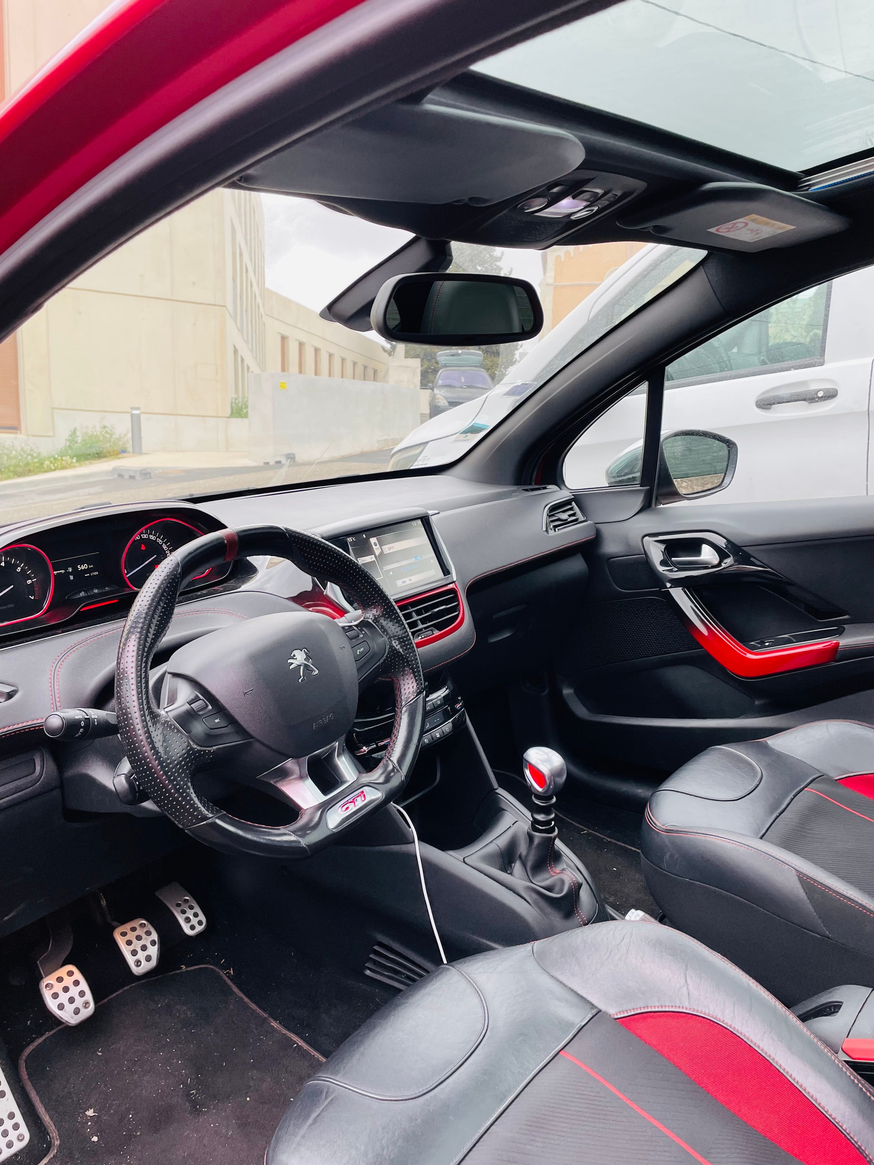 Peugeot 208 GTI avec GPS