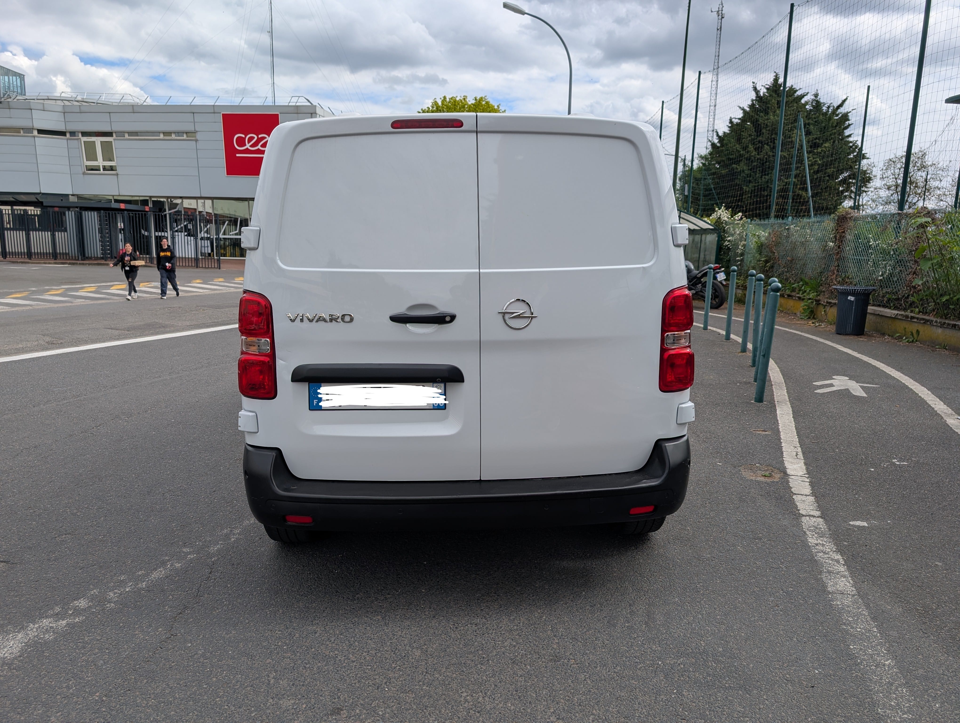 Opel Vivaro avec Caméra de recul