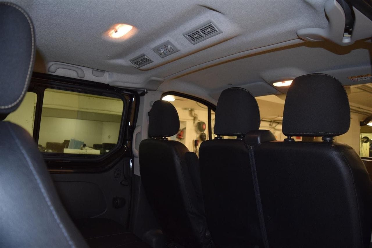 Renault Trafic Passenger 9 SEATS med Lydinngang