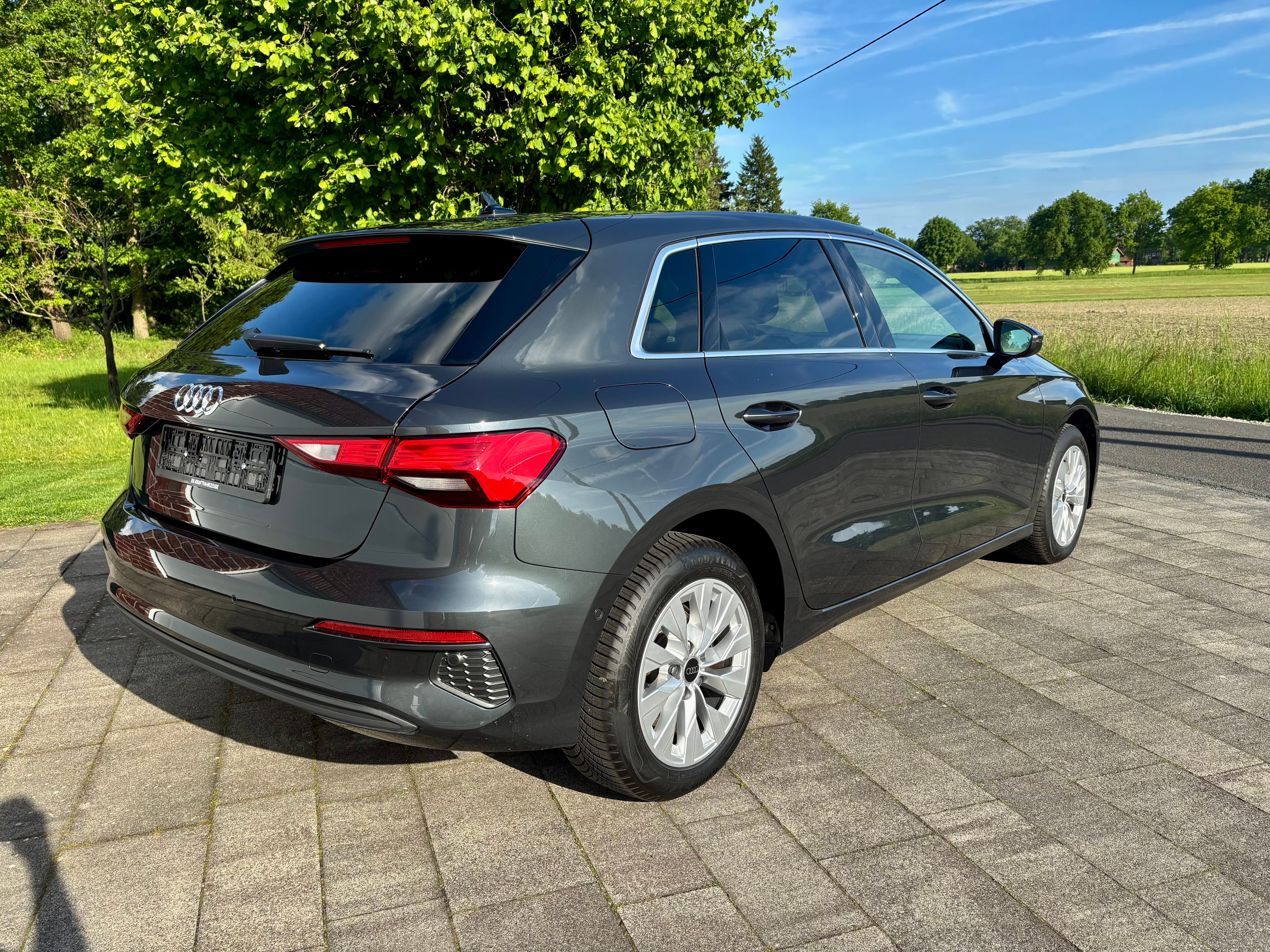 Audi A3 Sportback e-tron 1.4T Premium mit Navigationsgerät