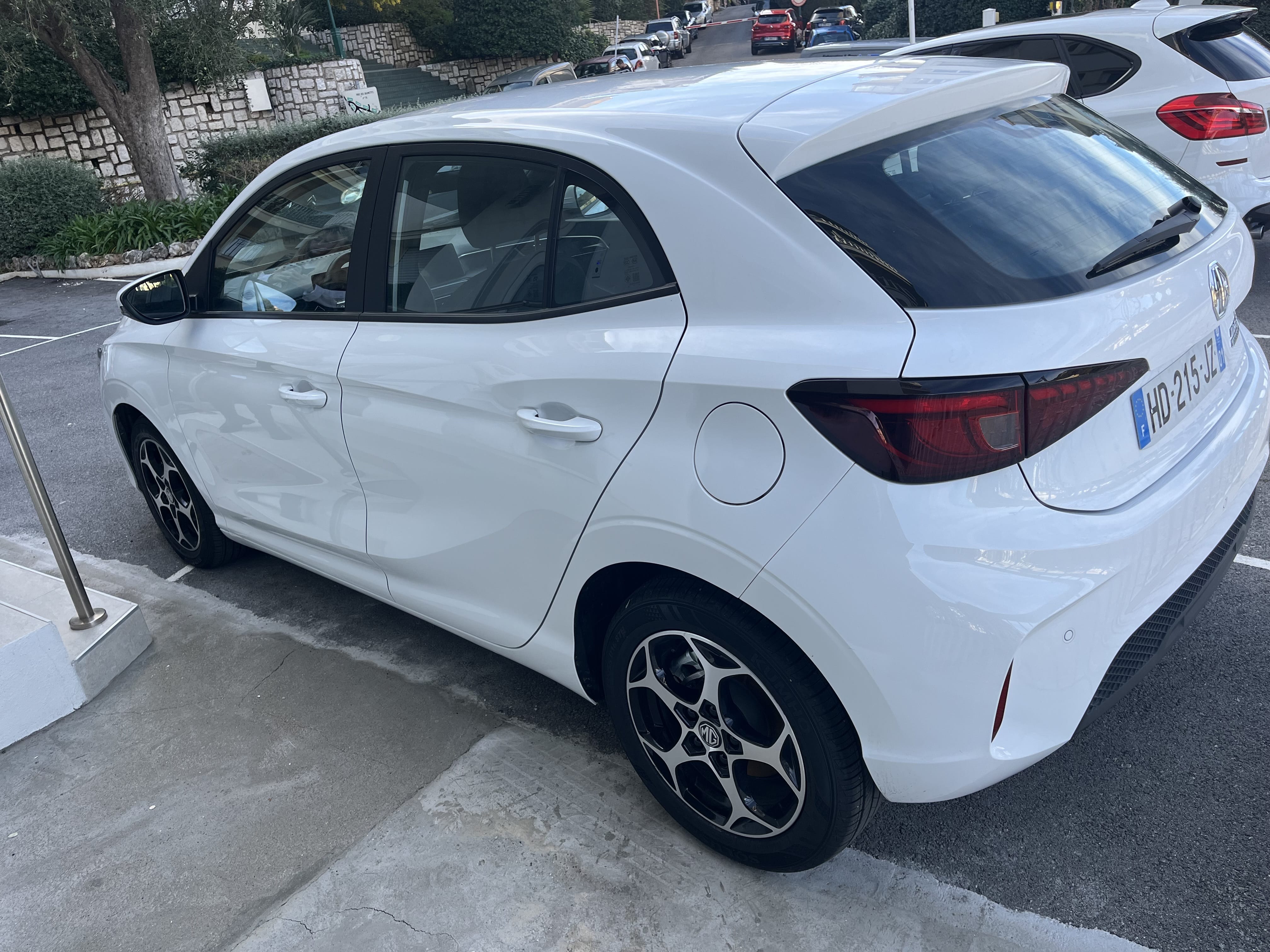 MG MG3 avec GPS
