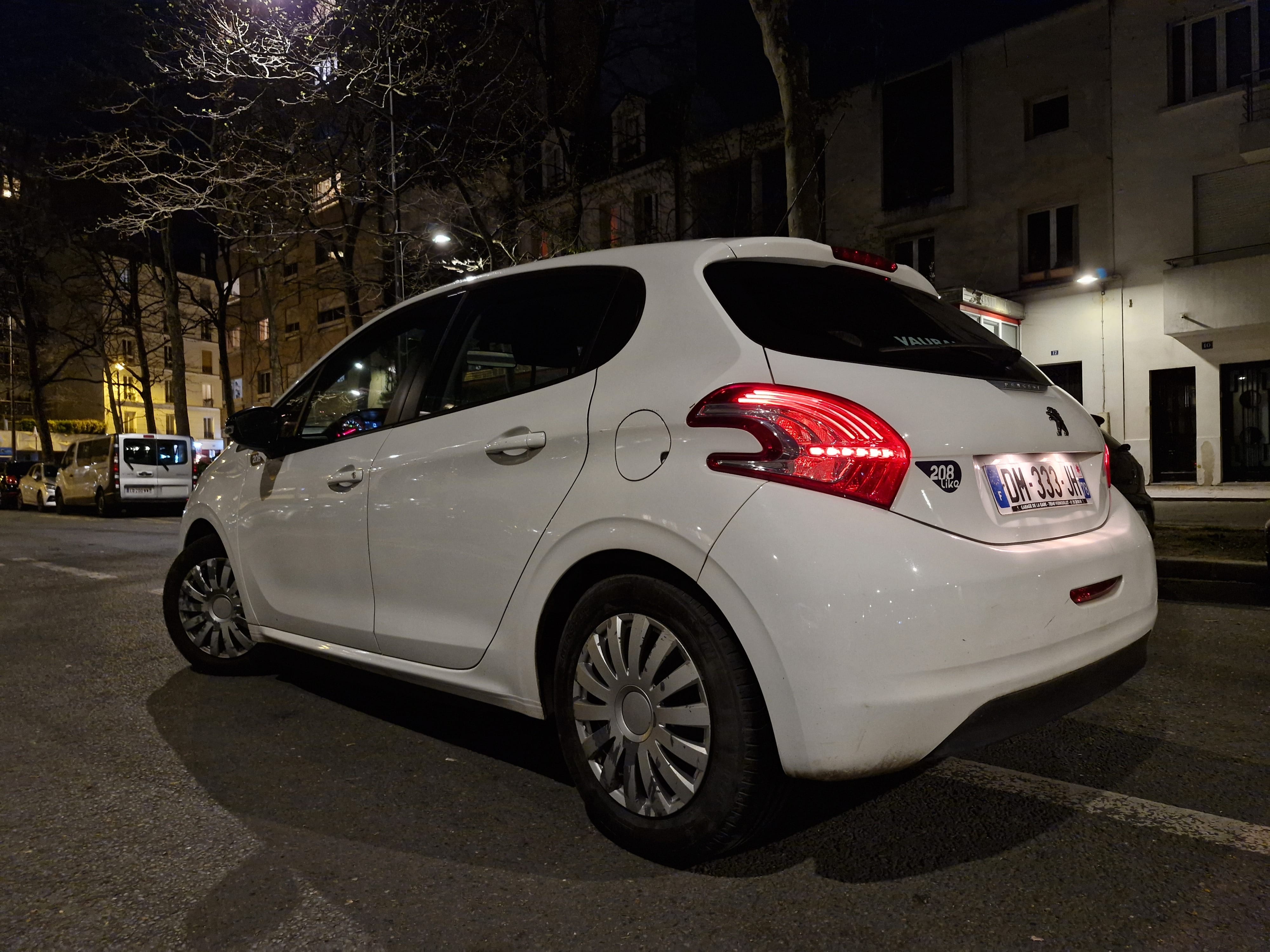Peugeot 208