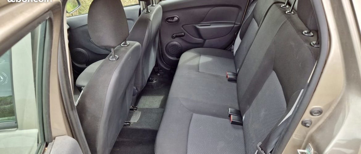 Dacia Logan MCV avec Entrée audio / iPod
