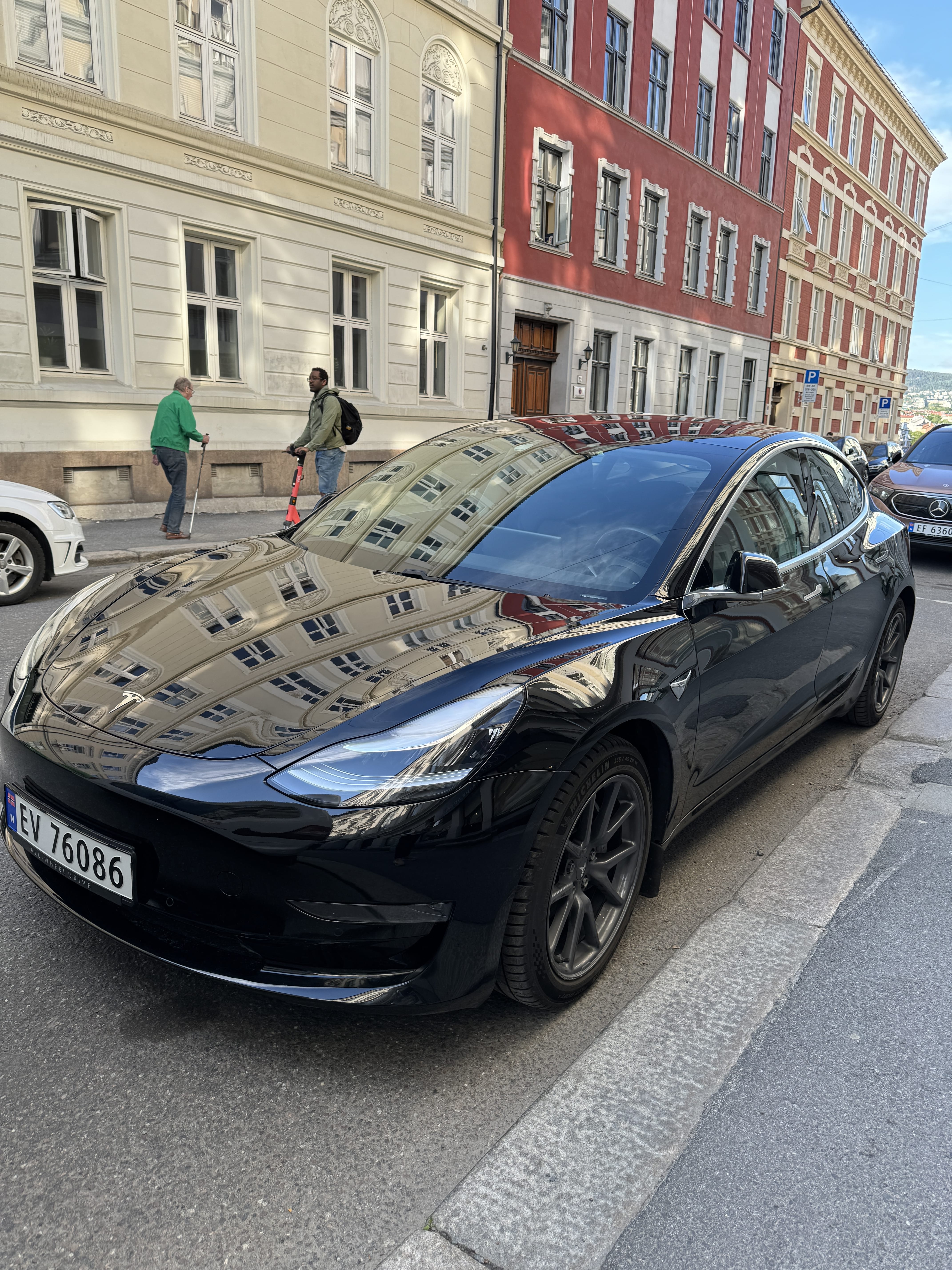 Tesla Model 3 Long Range med Bluetooth audio