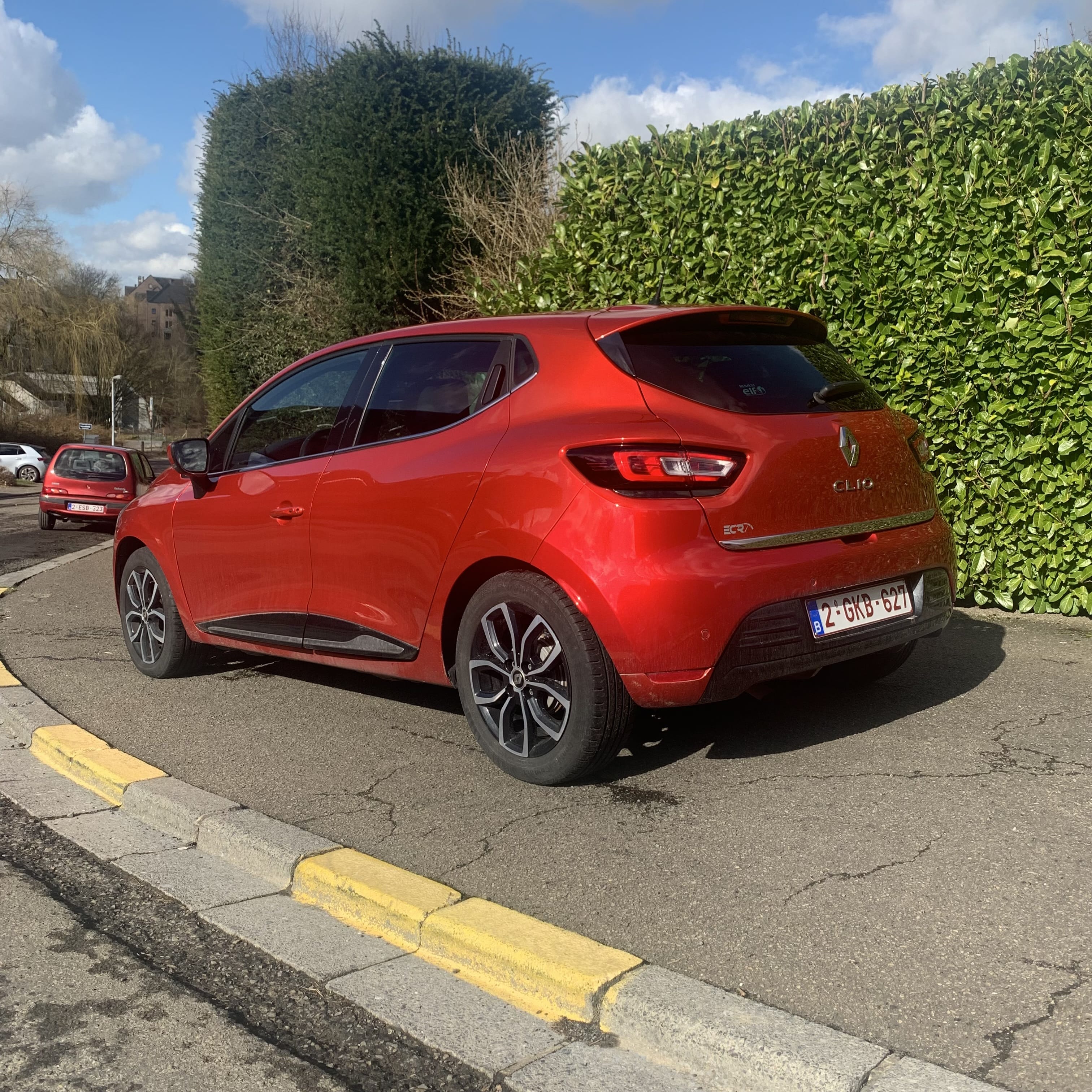 Renault Clio Essence Série Spéciale met GPS