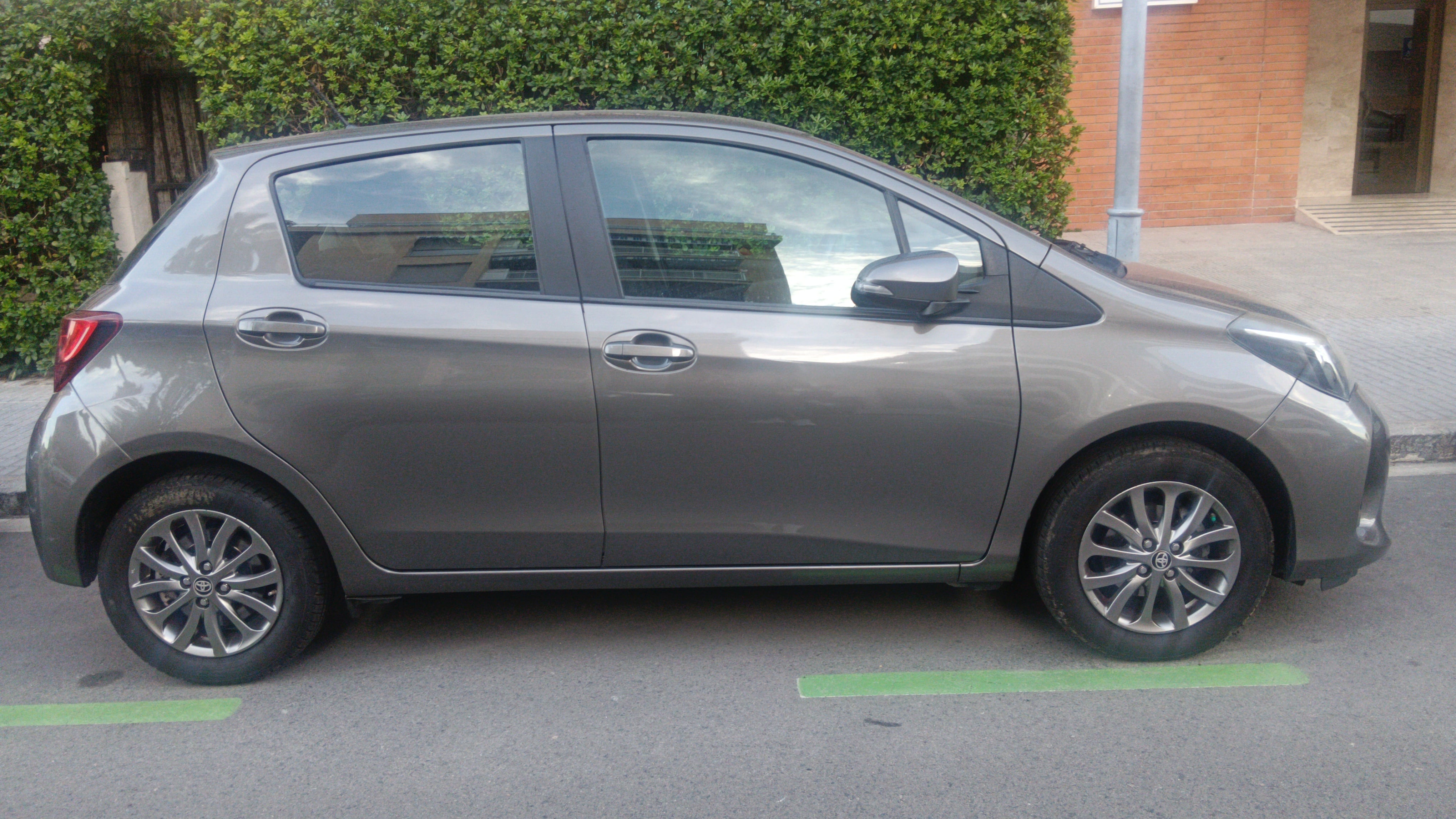 Toyota Yaris con Aire acondicionado
