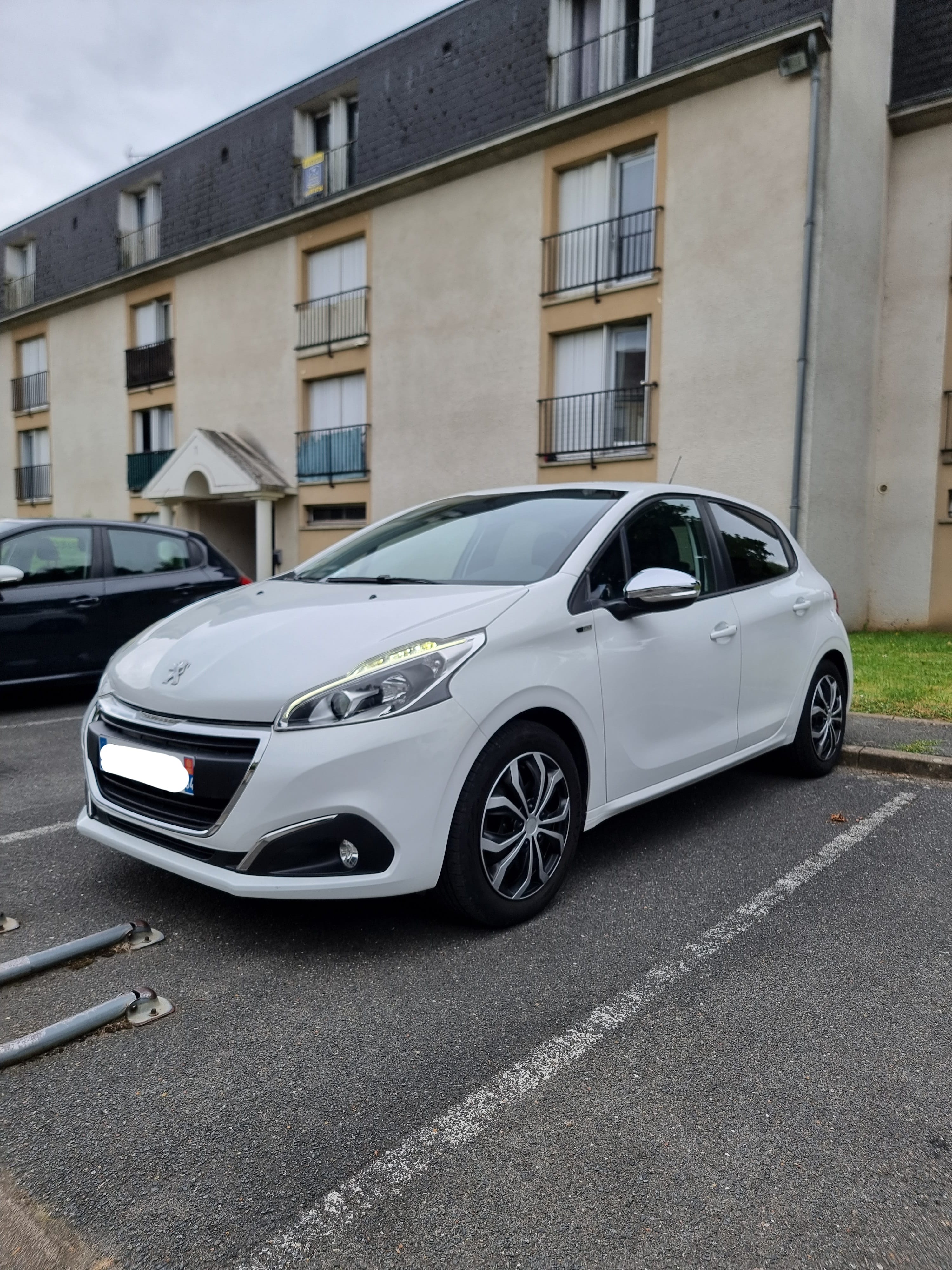 Peugeot 208, 2016, Essence 95