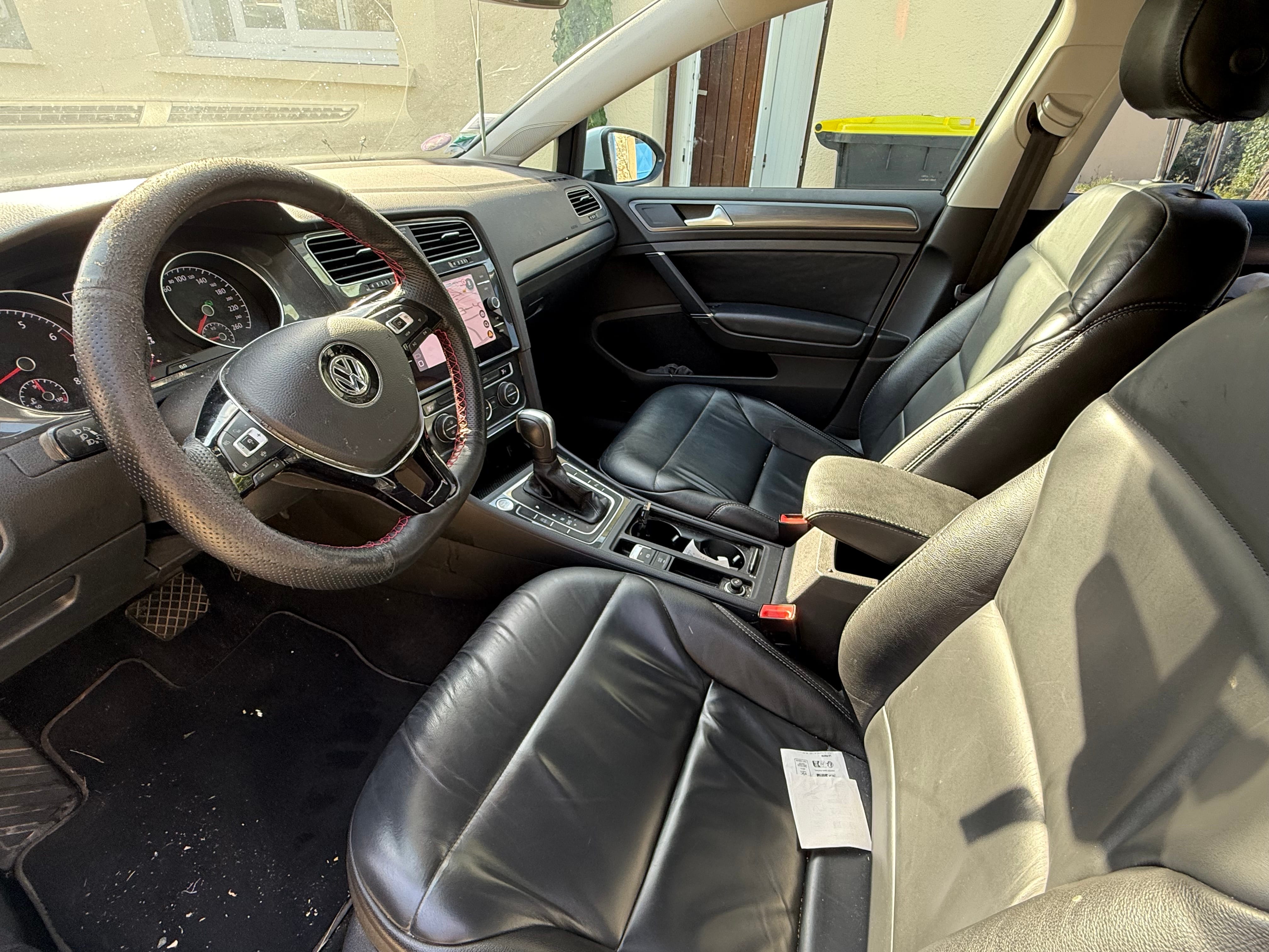 Volkswagen Golf avec GPS