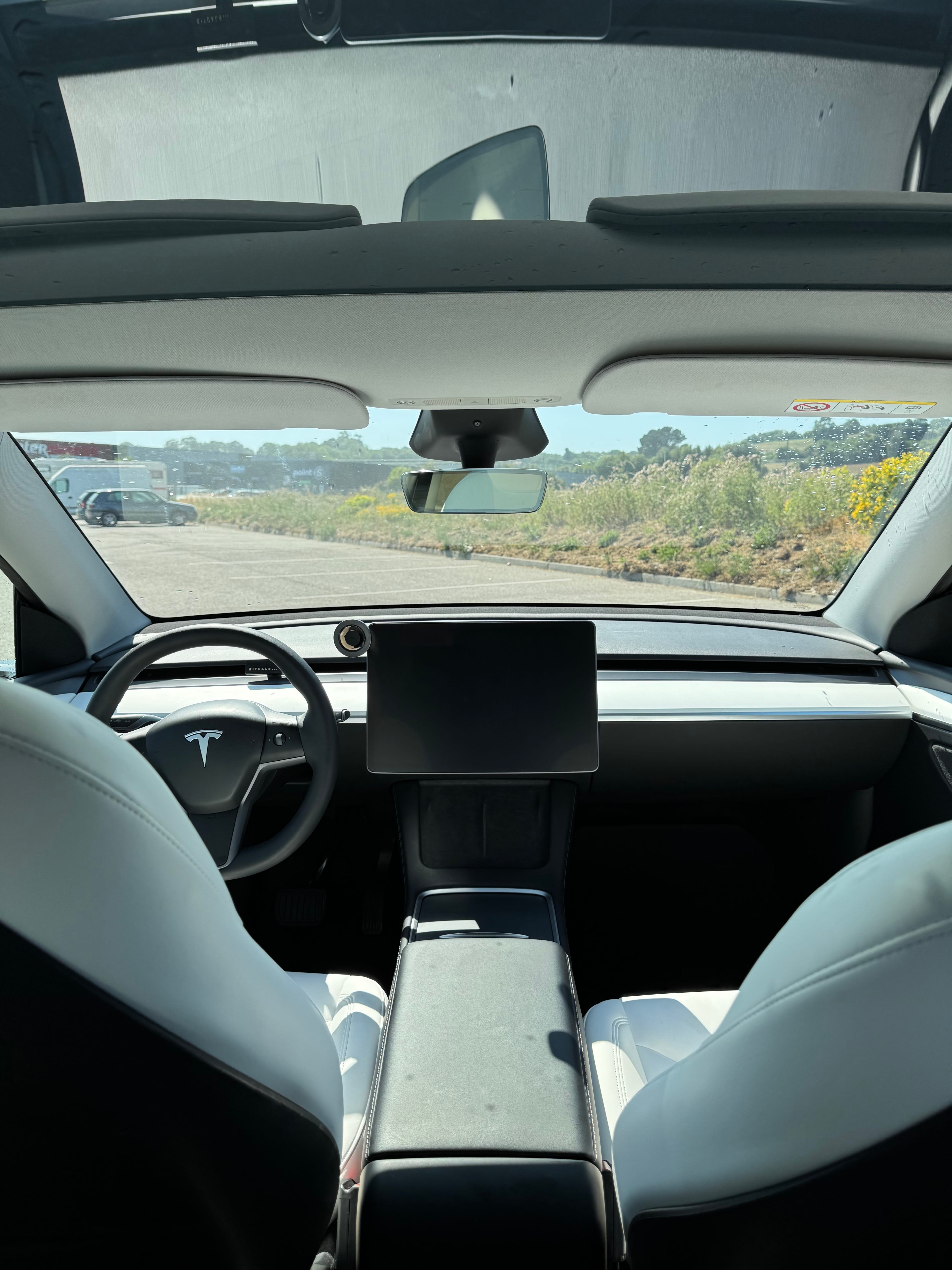 Tesla Model Y Long Range avec GPS