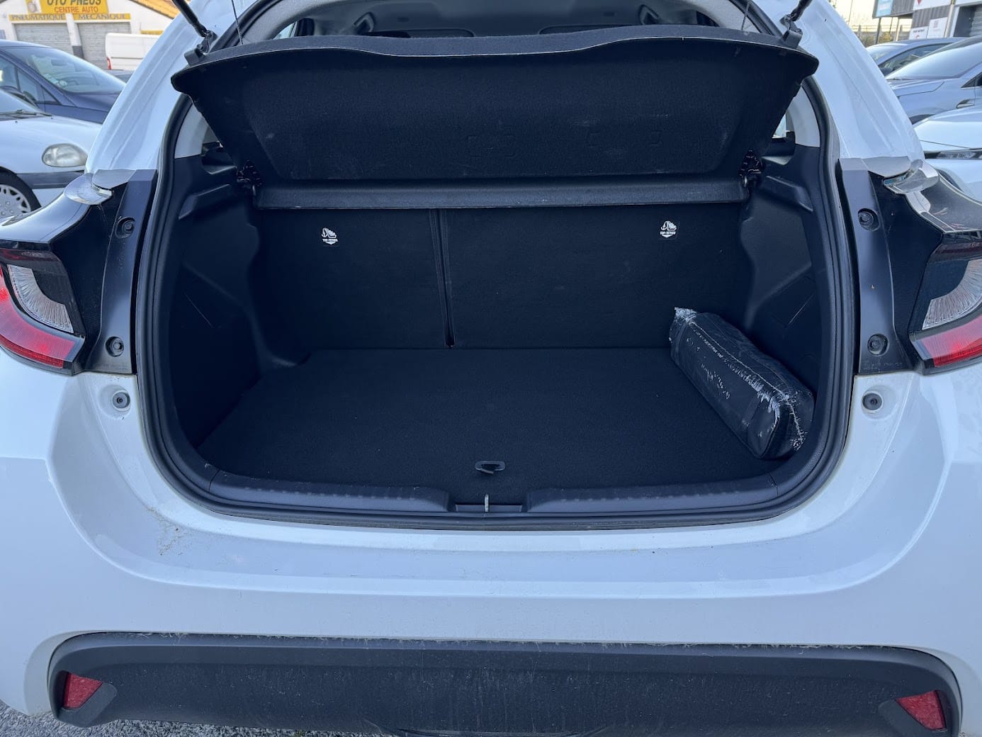 Toyota Yaris Hybride Ess BV auto HJ100VN avec Apple CarPlay