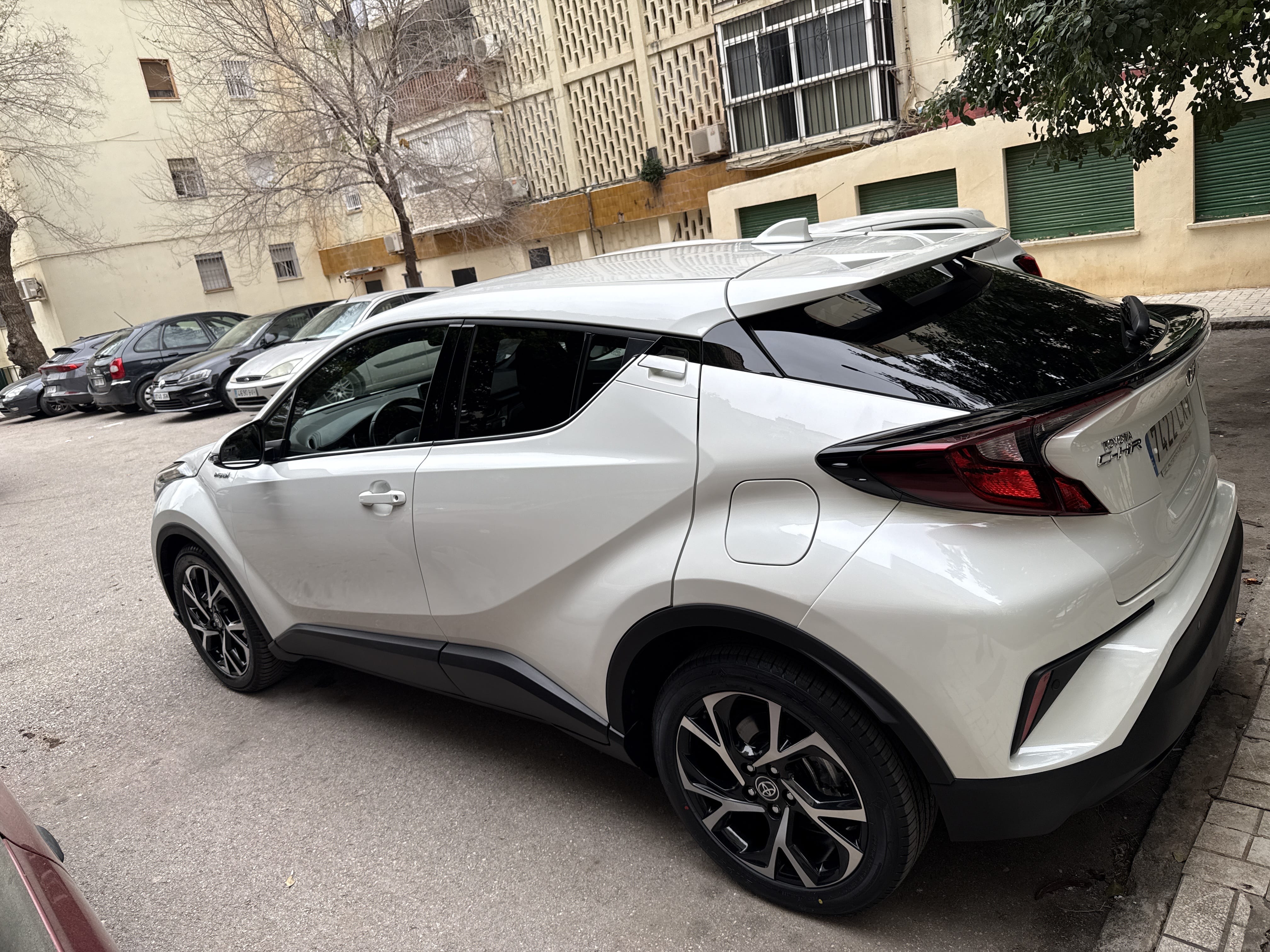 Toyota C-HR Hybrid 1.8 advance avec Climatisation