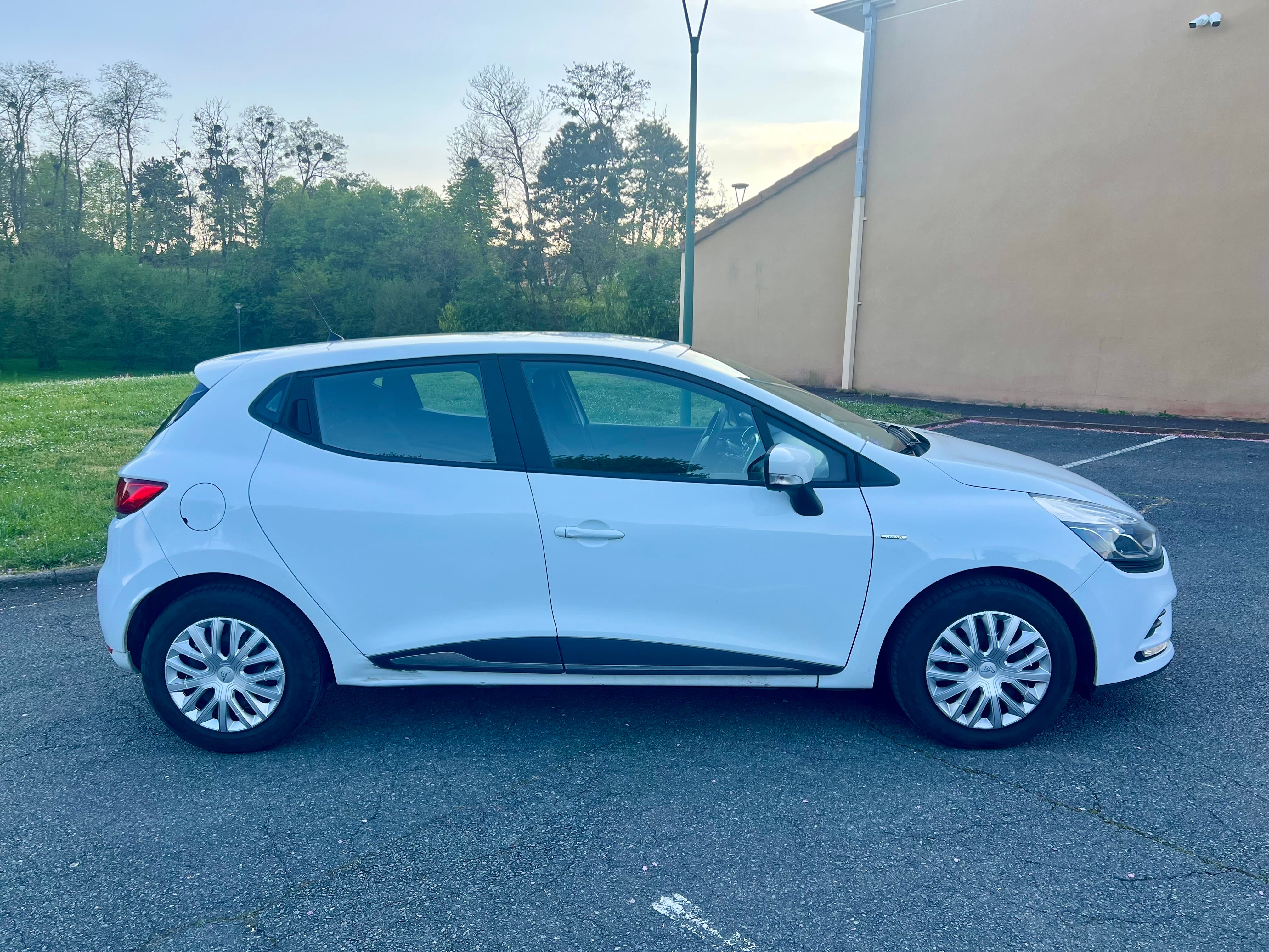 Renault Clio avec Climatisation