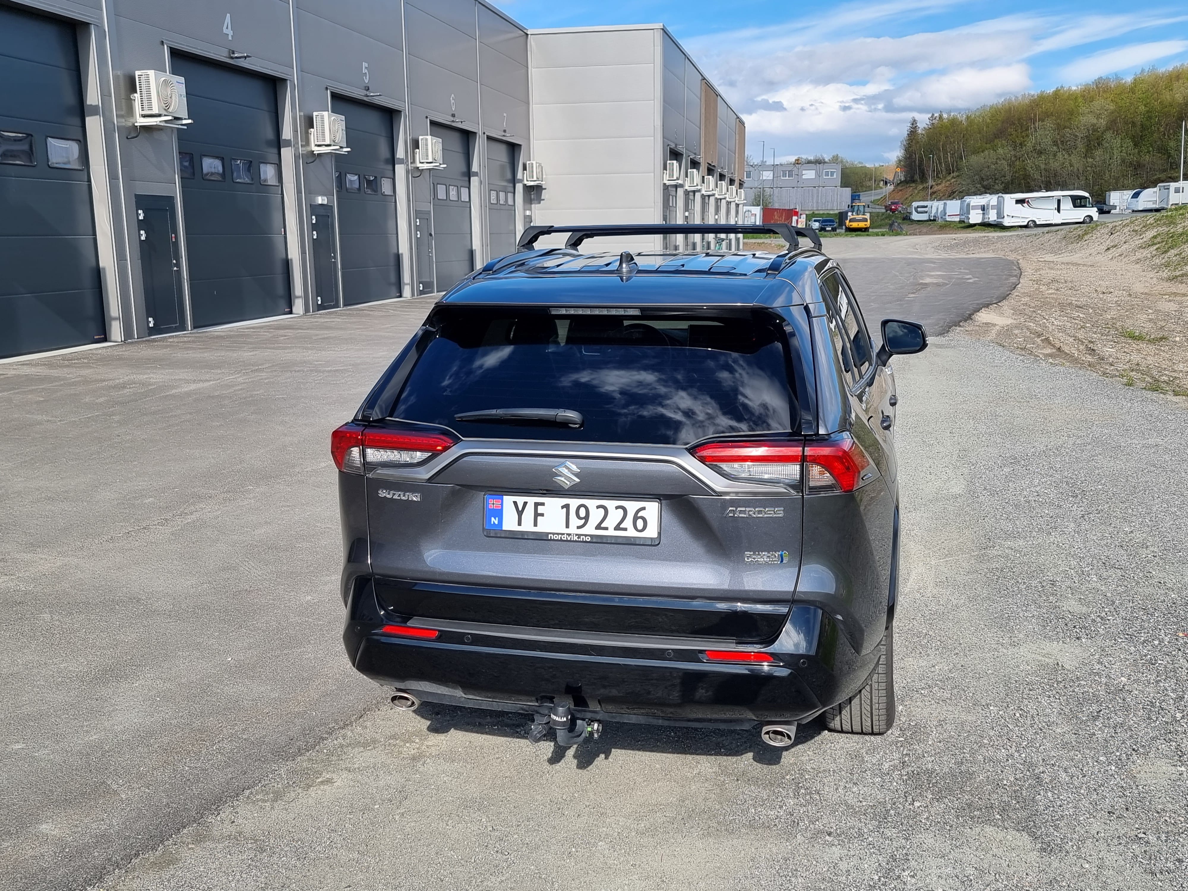 Suzuki Across Plug-in Hybrid (RAV4) med GPS