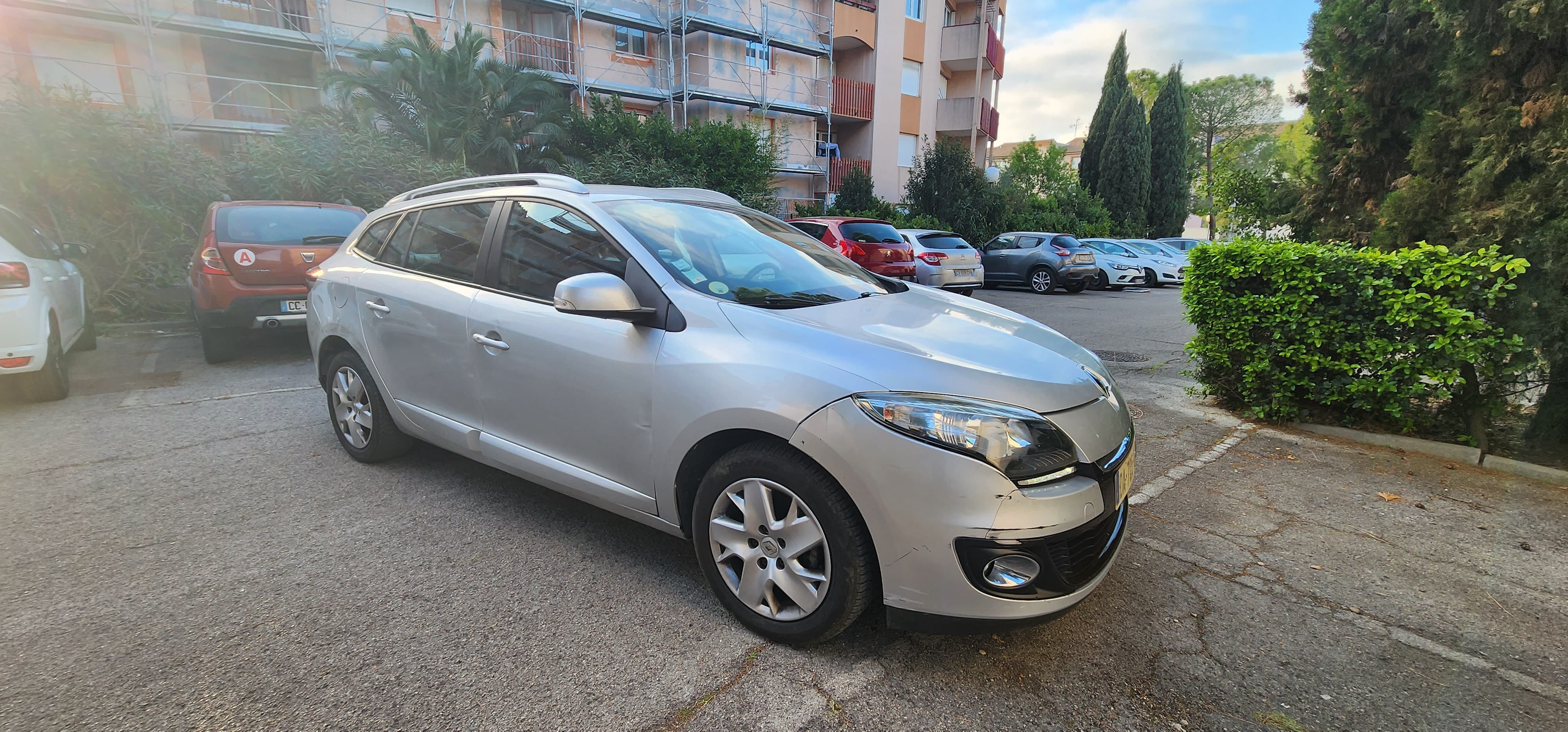 Renault Mégane Estate Disponible de suite répond rapidement avec Siège bébé
