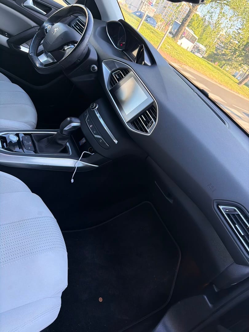 Peugeot 308 avec Caméra de recul