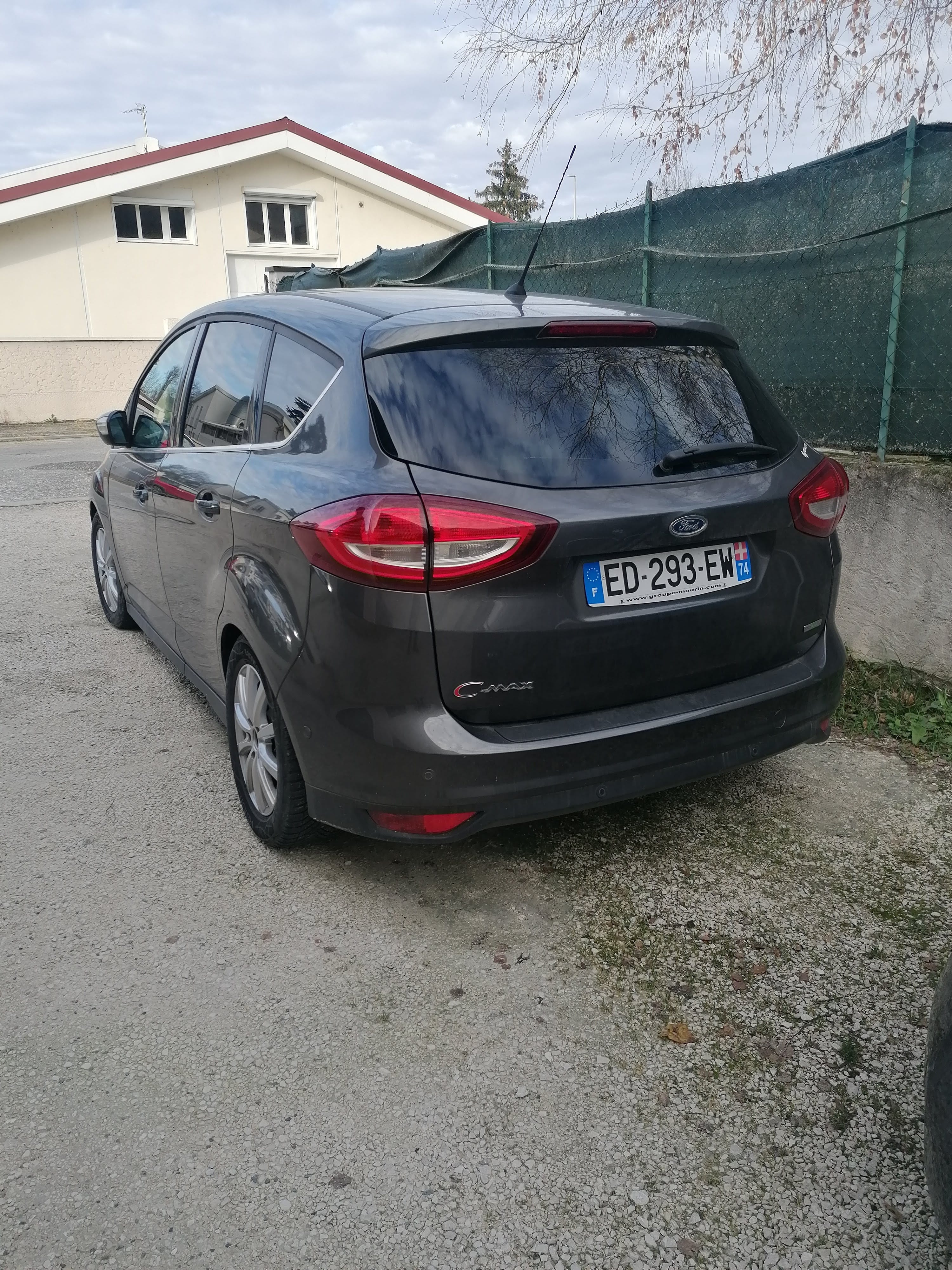 Ford C-Max avec GPS