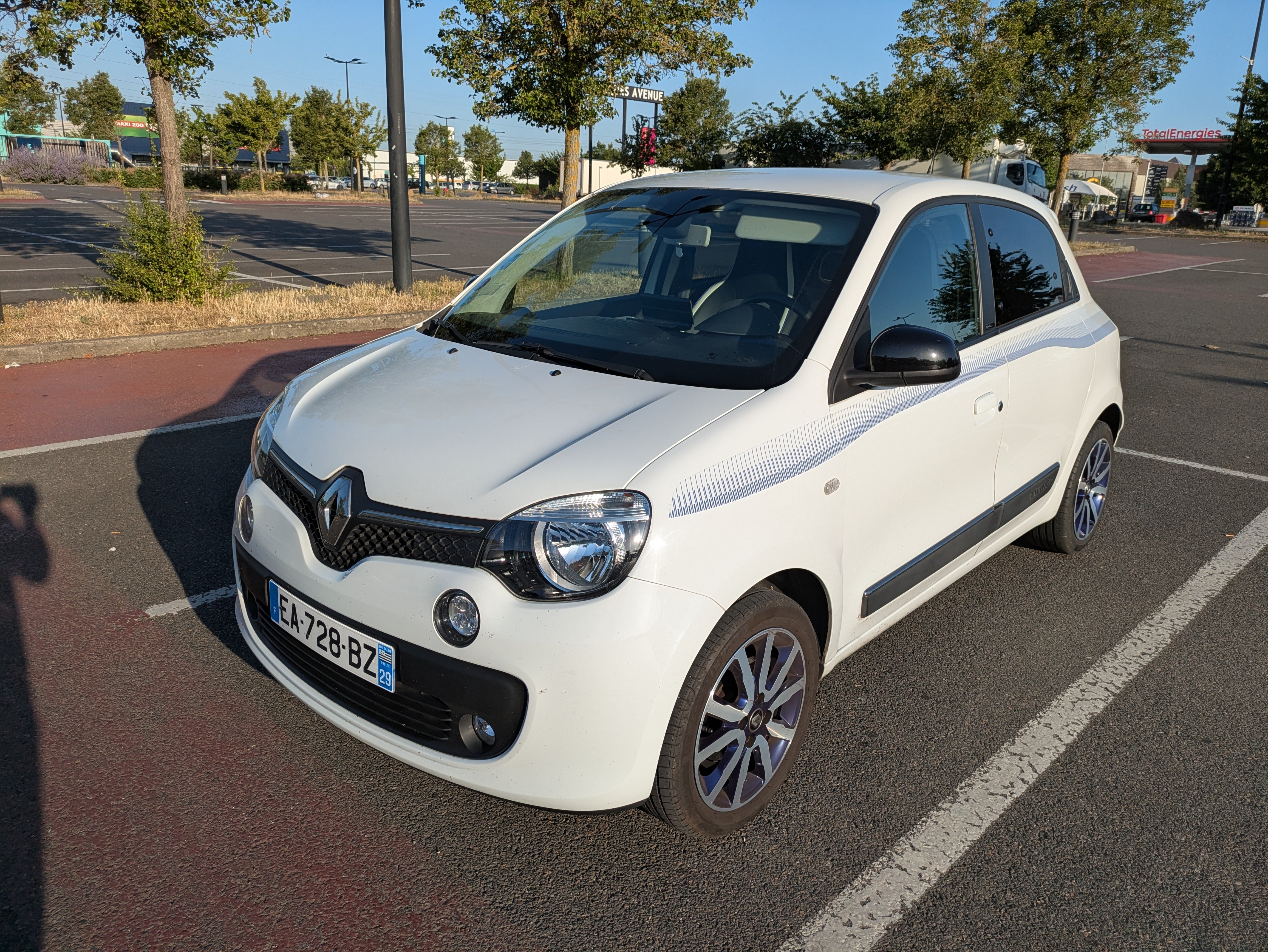 Renault Twingo III 1.0 SCE finition Cosmic, 2016, Essence 95