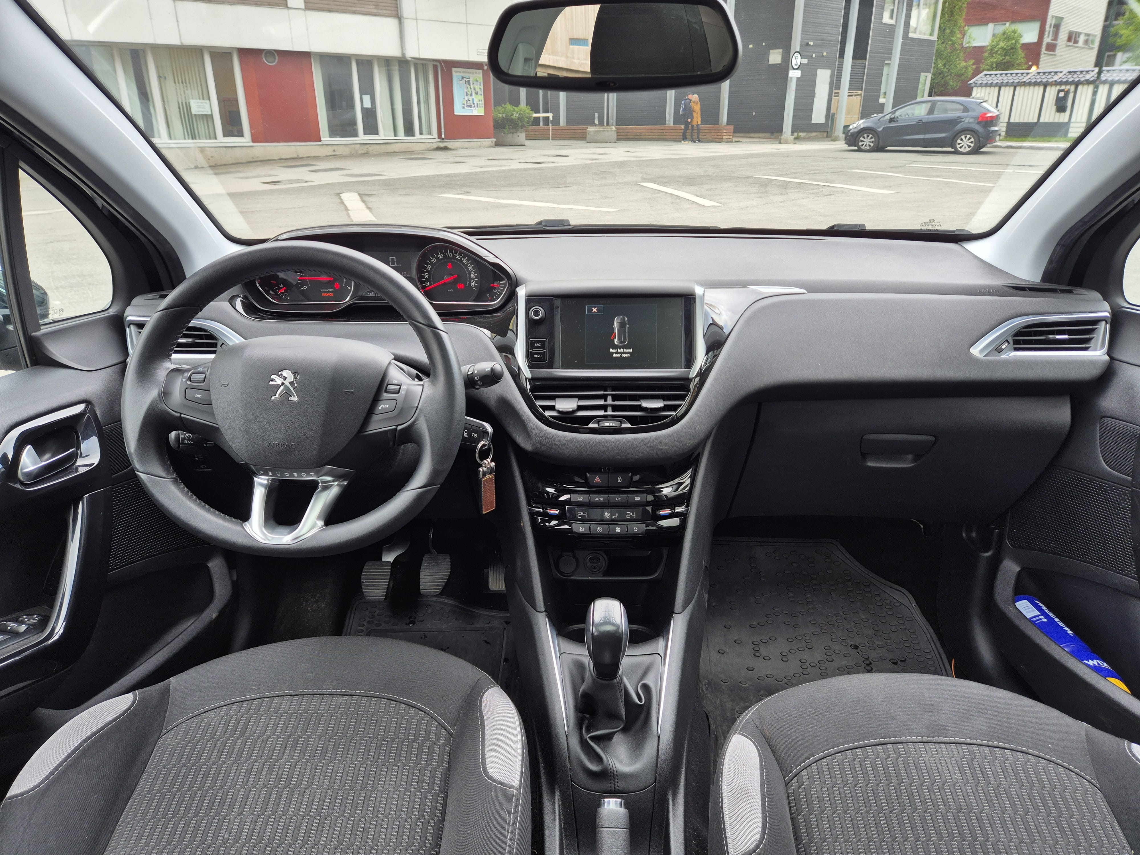 Peugeot 208 mit Winterreifen