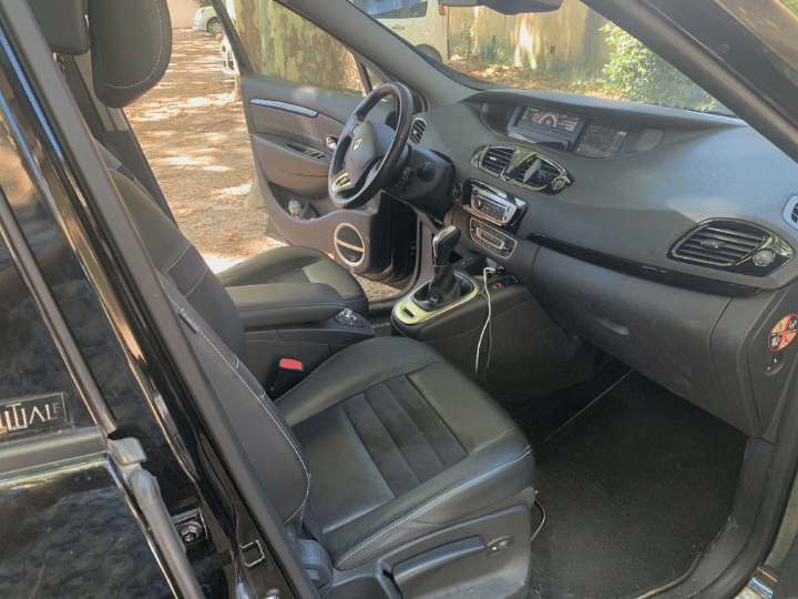 Renault Grand Scenic Initiale Paris with Bluetooth audio