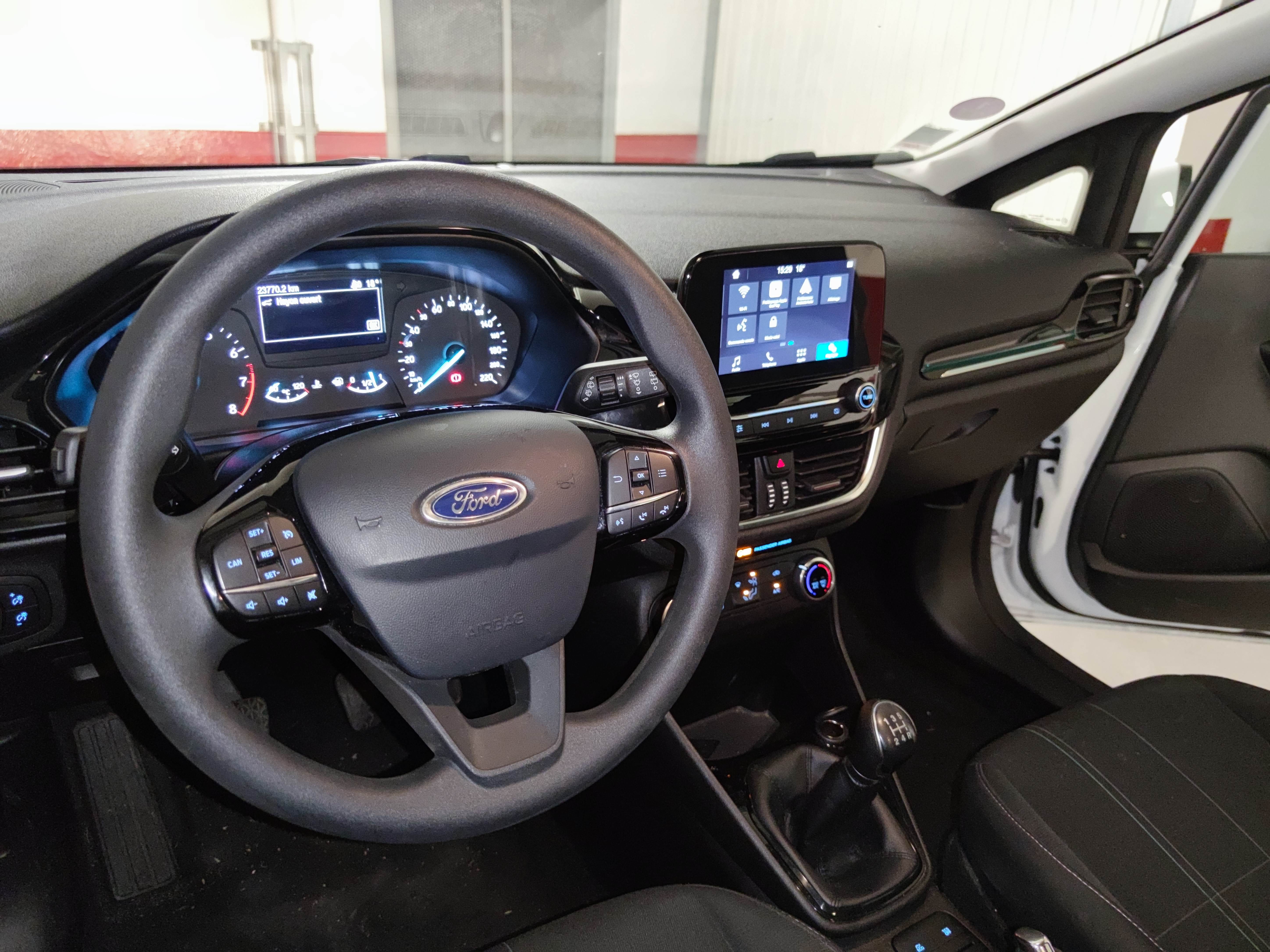 Ford Fiesta EX435AN avec Climatisation