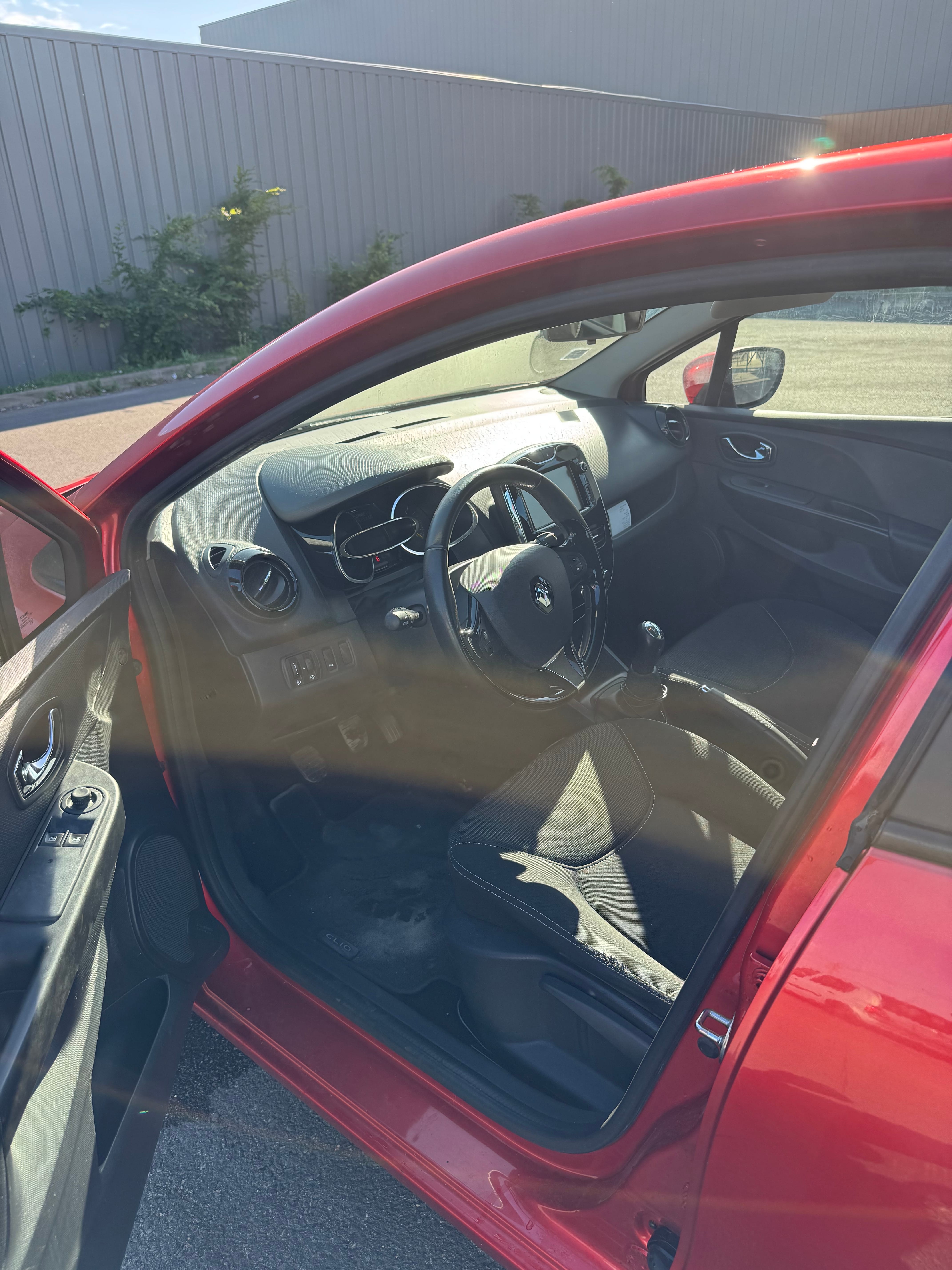 Renault Clio avec Climatisation
