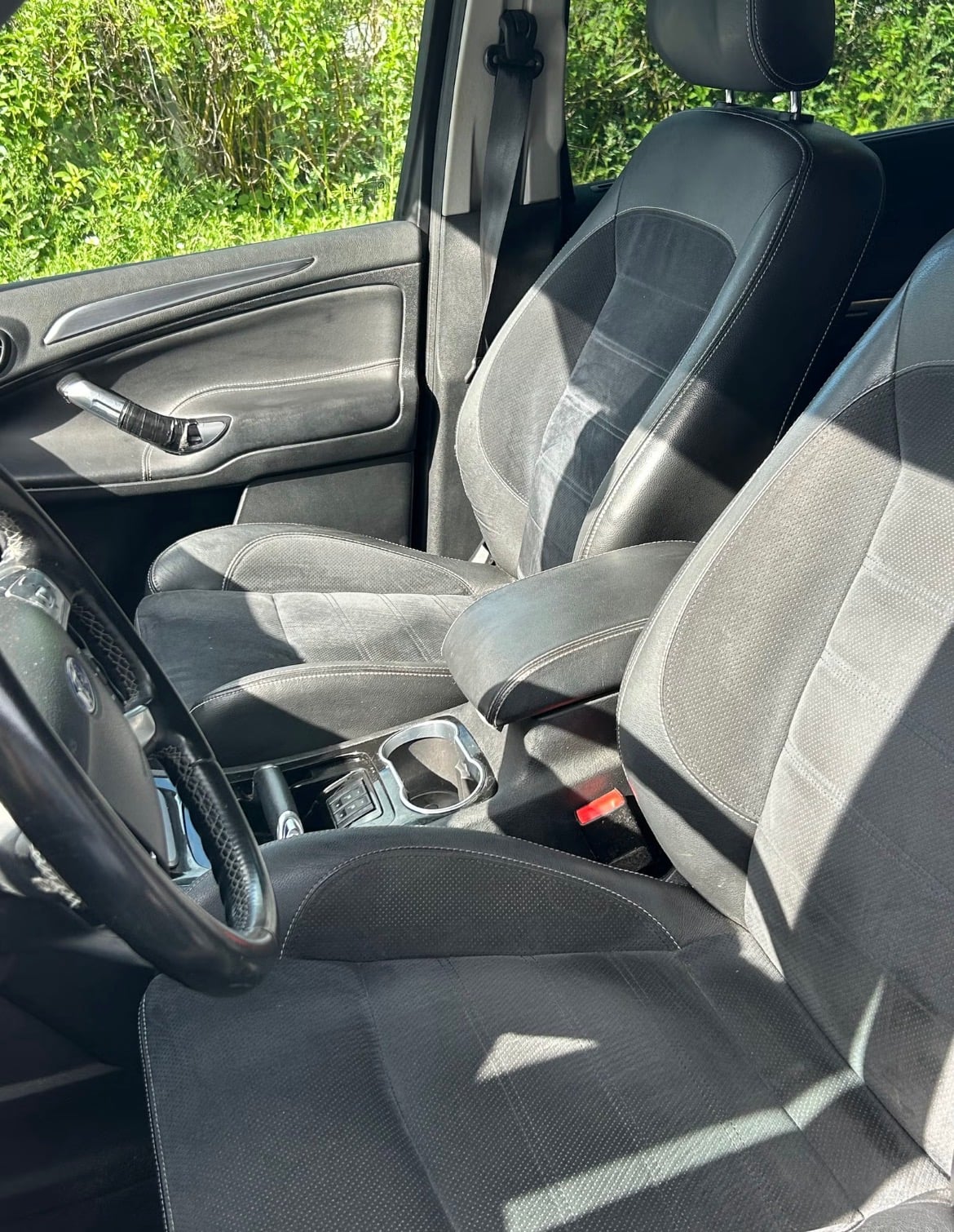 Ford S-Max with Cruise control