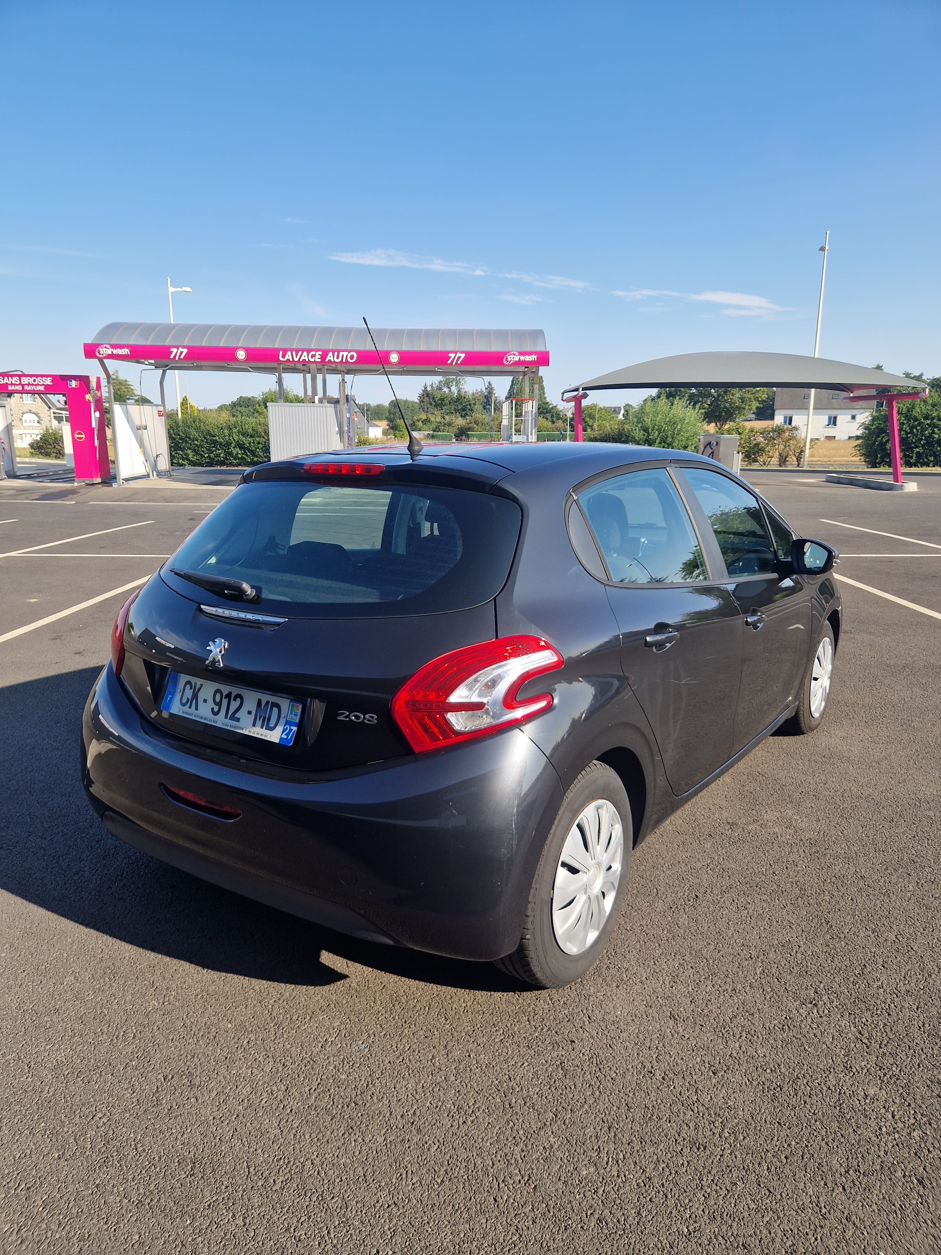 Peugeot 208 avec GPS