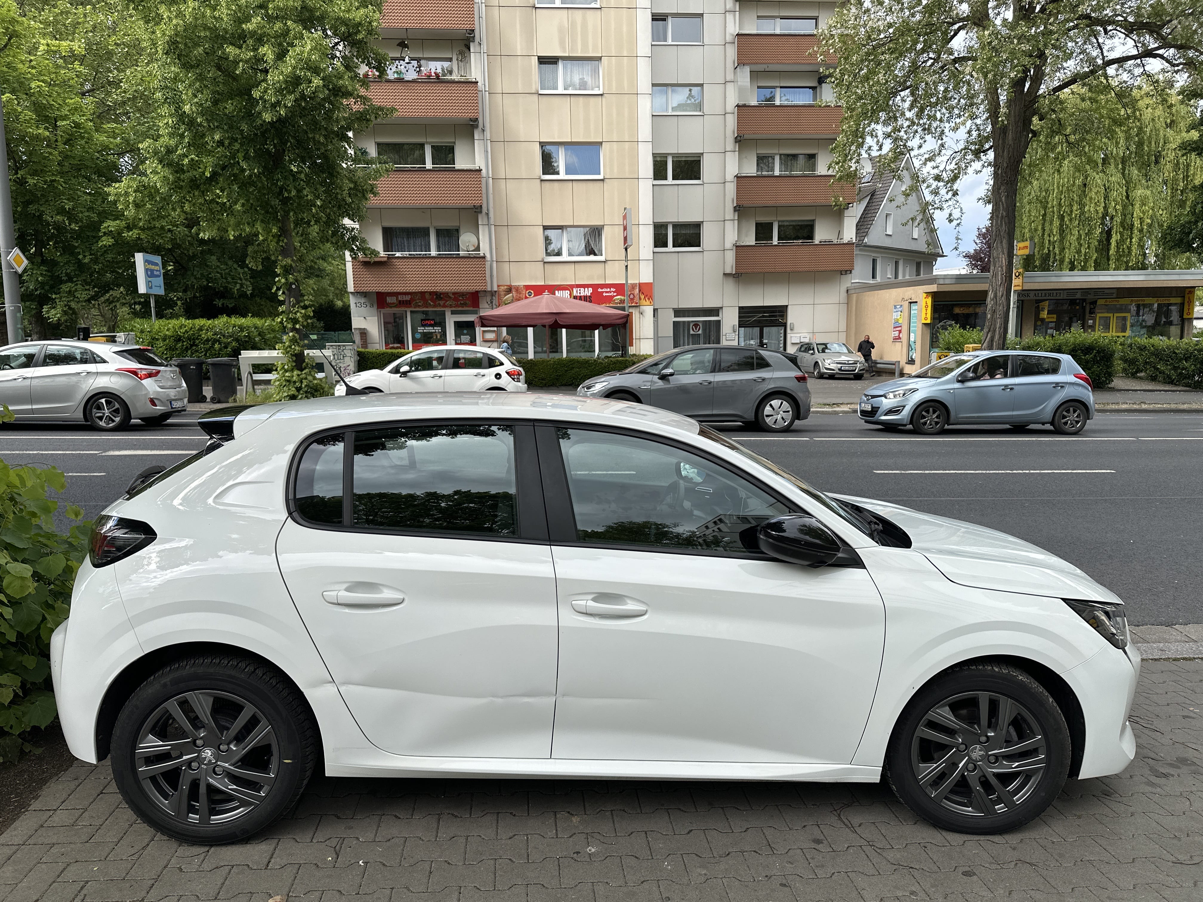Peugeot 208 1.2 PureTech 75 mit Klimaanlage