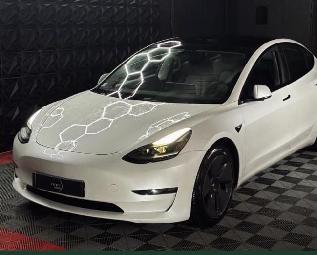 Tesla Model 3 avec Caméra de recul