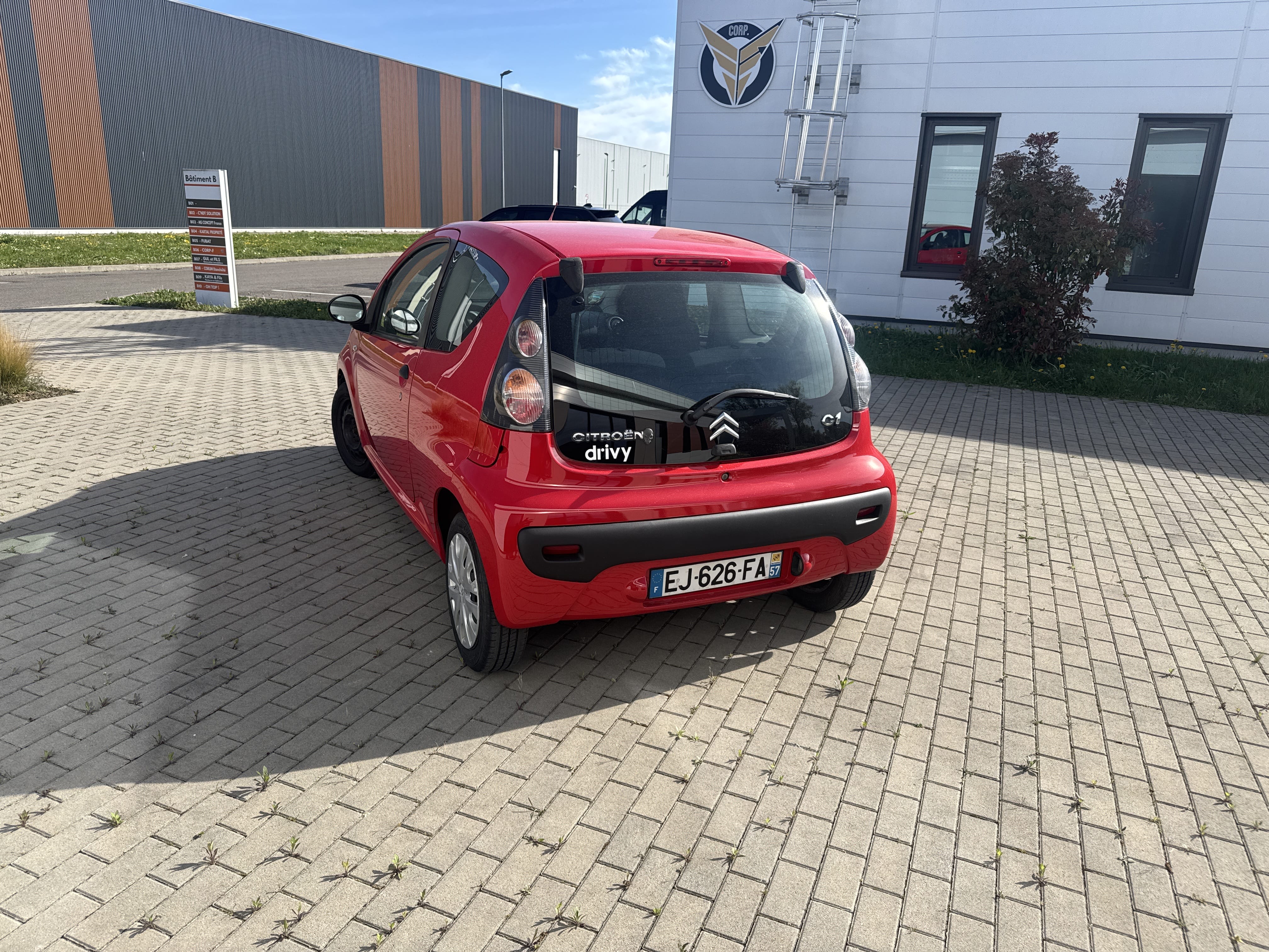 Citroen C1 Rouge 3p aeroport gare livrable