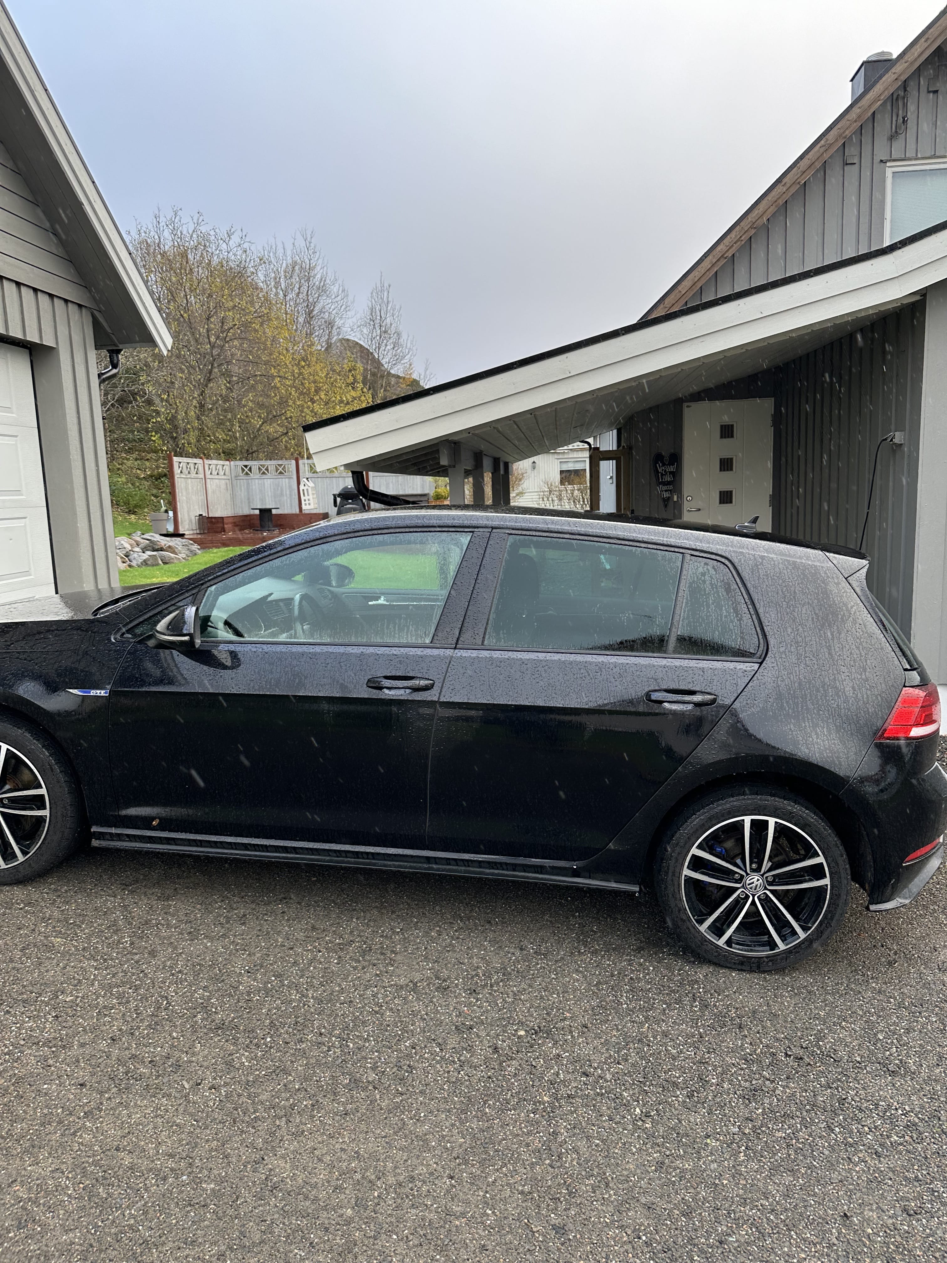 Volkswagen Golf GTE with Air conditioning