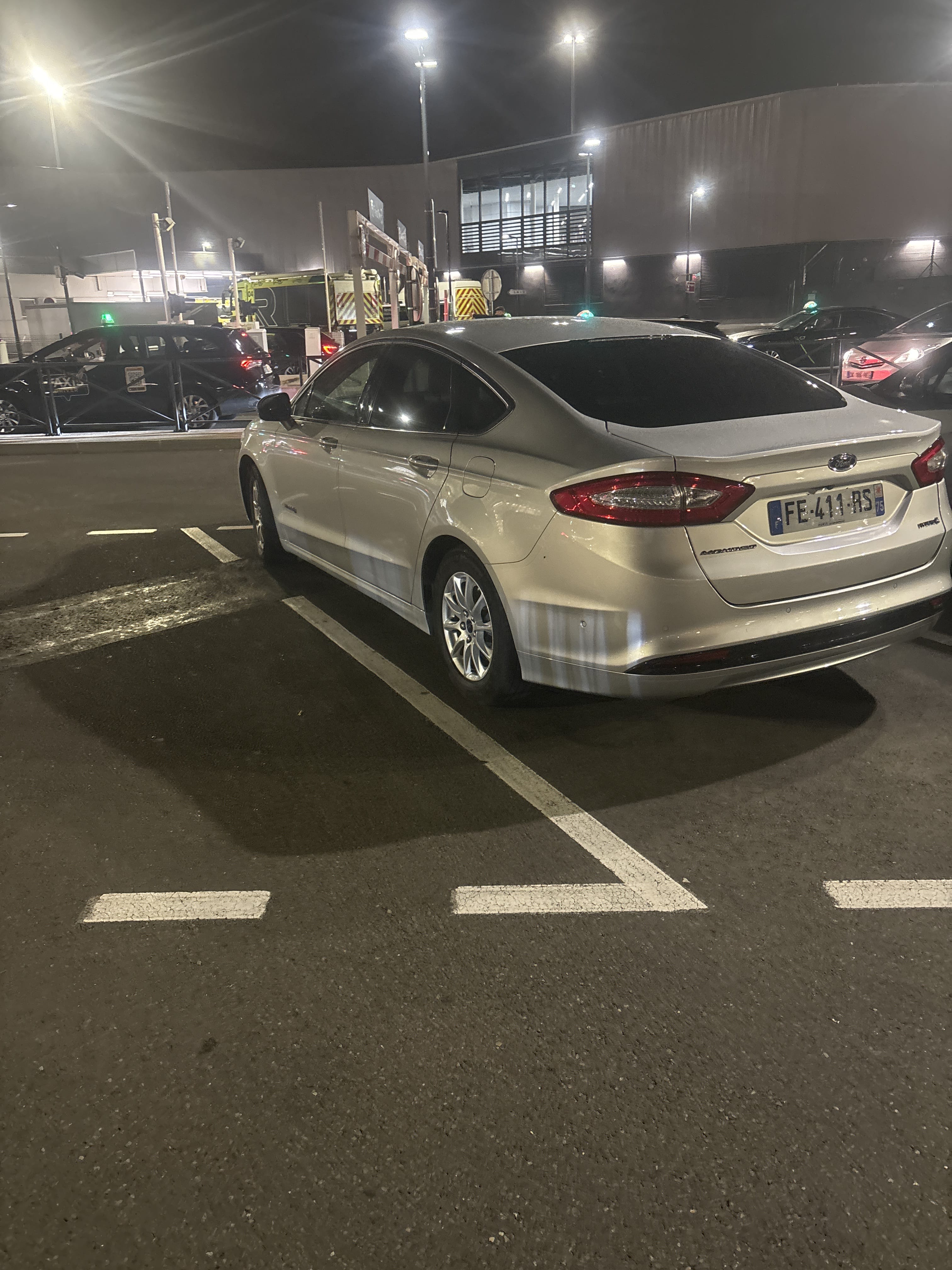 Ford Mondeo Hybride avec Régulateur de vitesse