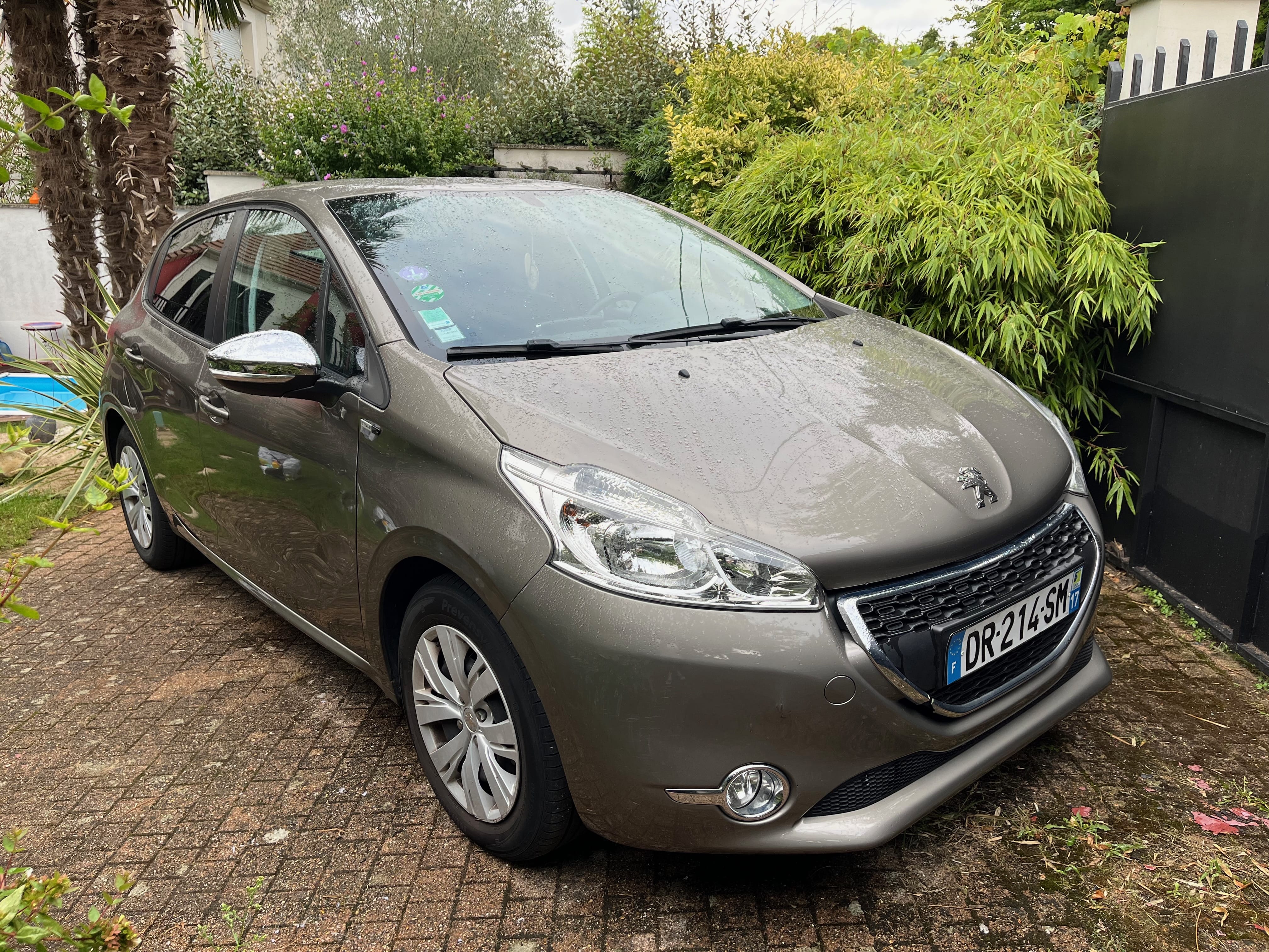 Peugeot 208, 2015, Essence 95