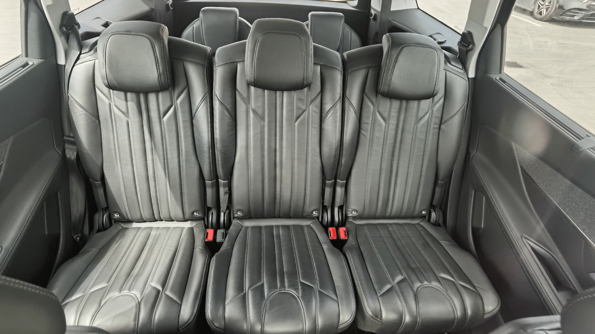 Peugeot 5008 7 Places - Boite Automatique | GPS | GARE ST-JEAN (750m) avec Coffre de toit