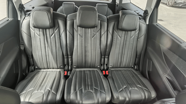 Peugeot 5008 7 Places - Boite Automatique avec Coffre de toit